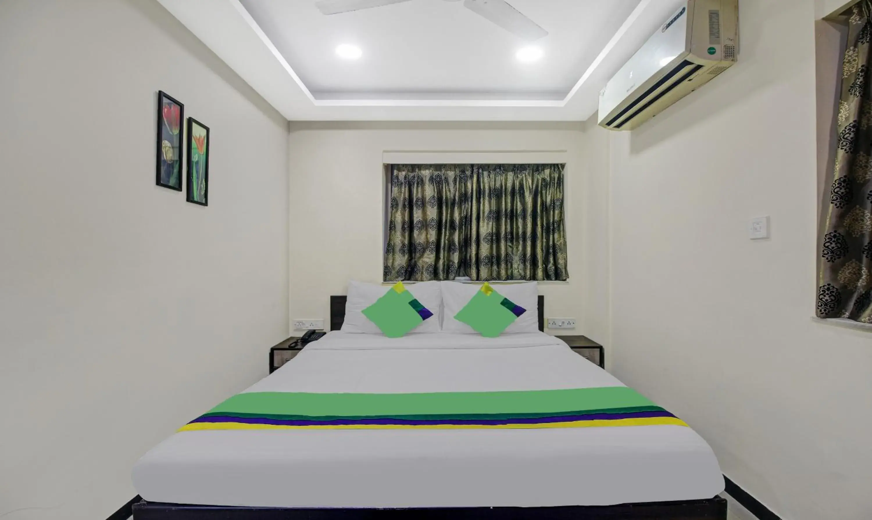 Bedroom, Bed in Treebo Naman'S Inn Near Kalighat Mandir Bedroom, Bed in Treebo Naman'S Inn Near Kalighat Mandir