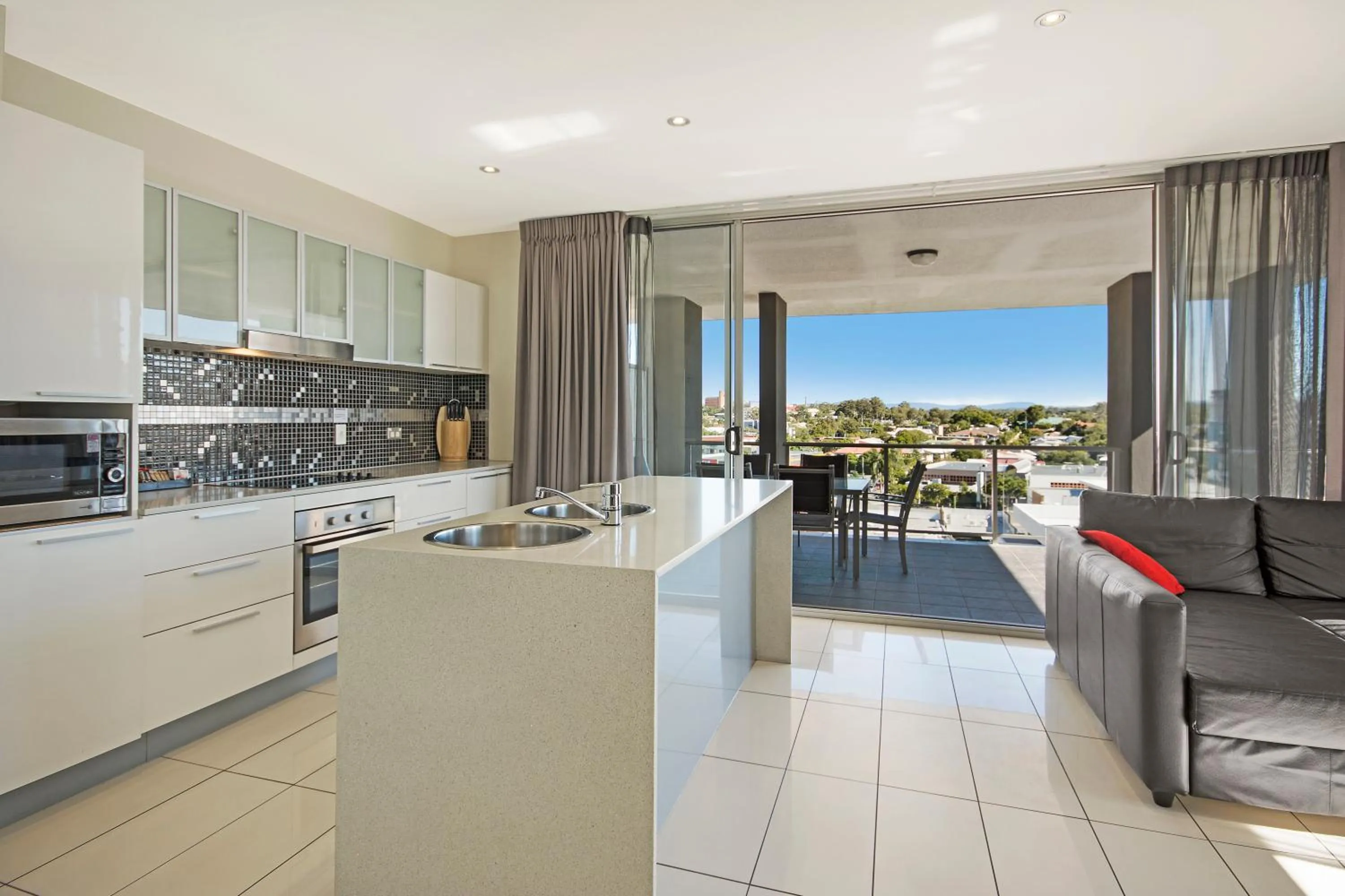 Kitchen or kitchenette in The Chermside Apartments