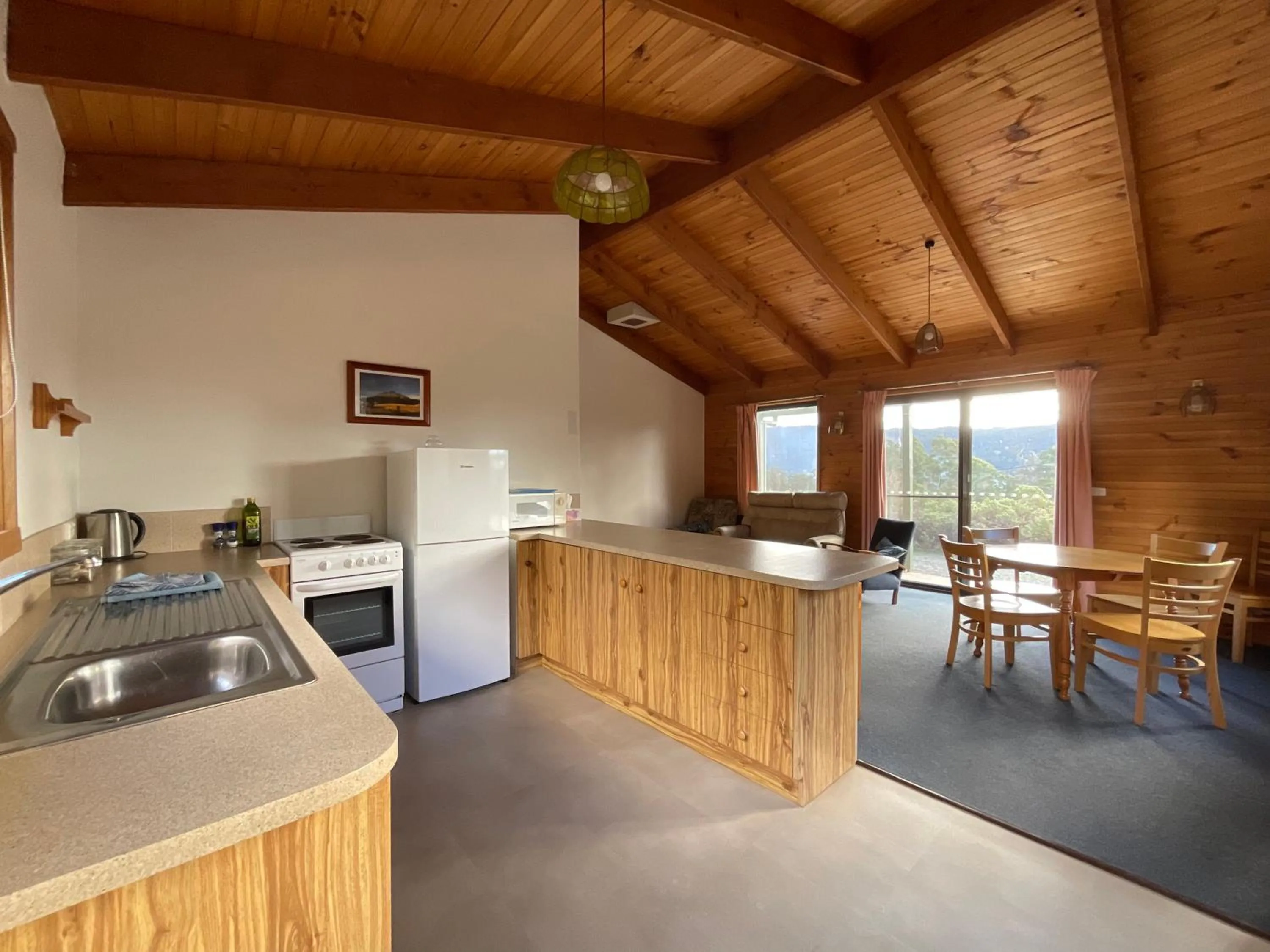 Kitchen or kitchenette in Silver Ridge Retreat