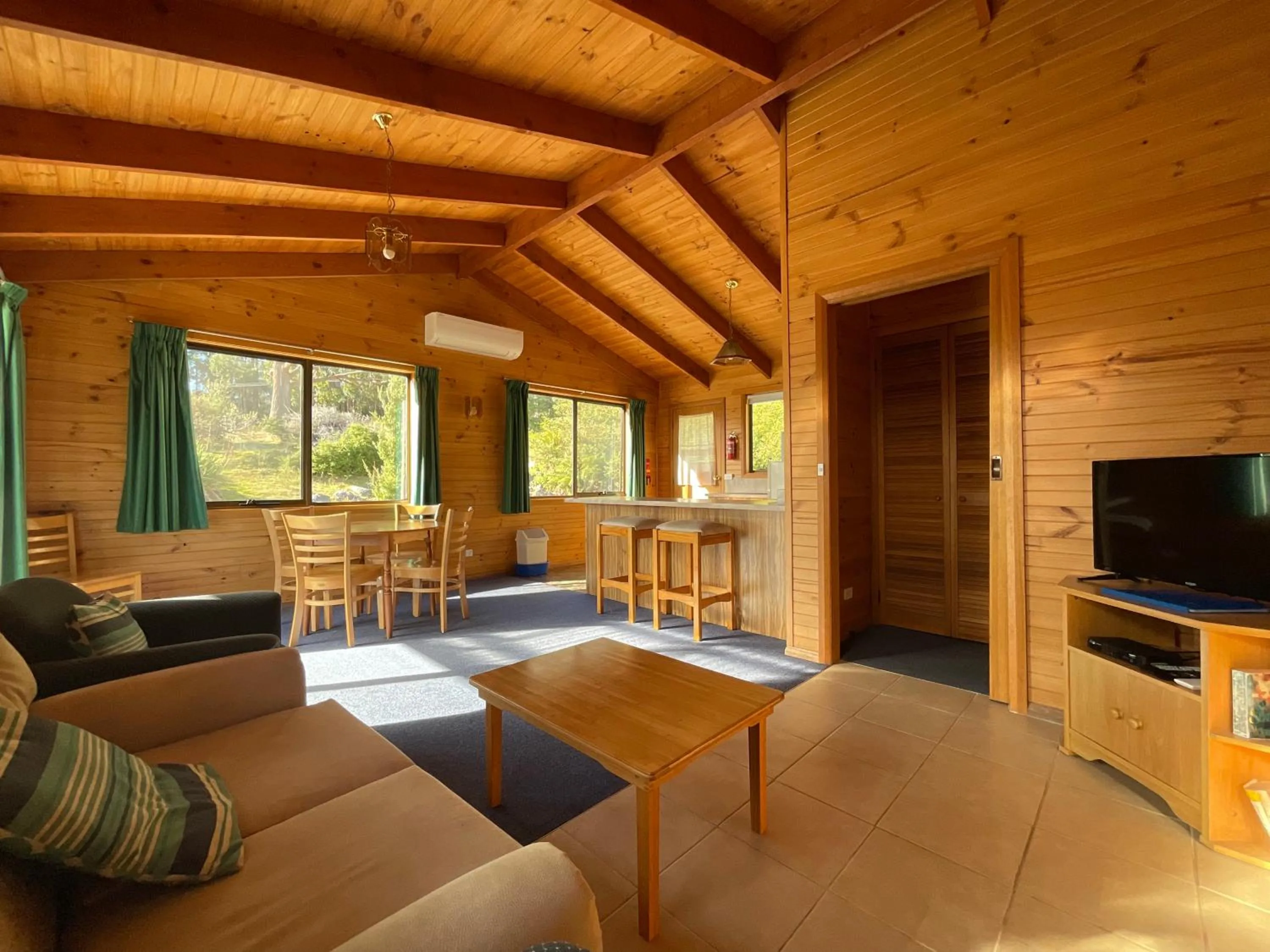 Living room in Silver Ridge Retreat