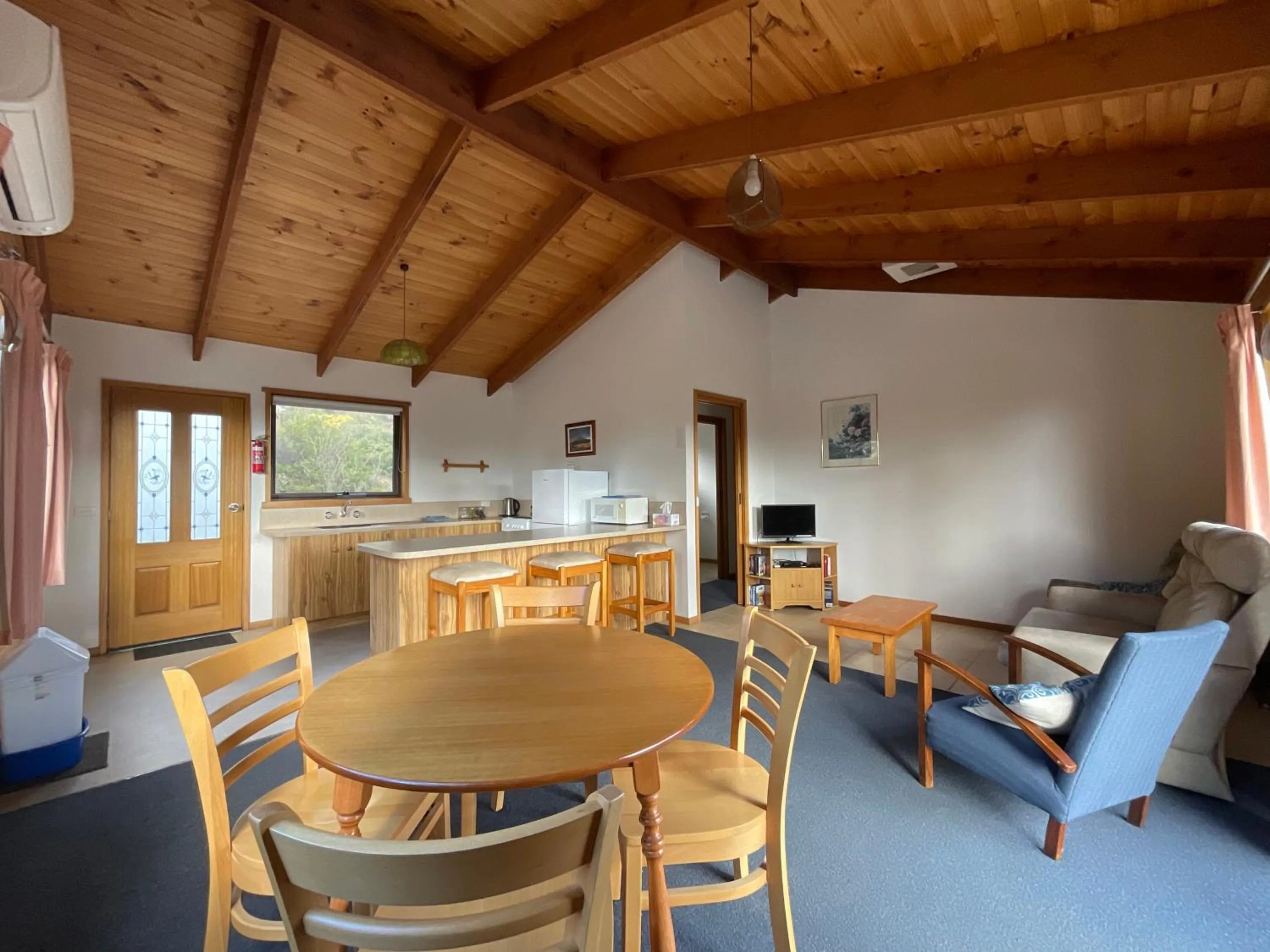 Kitchen or kitchenette in Silver Ridge Retreat