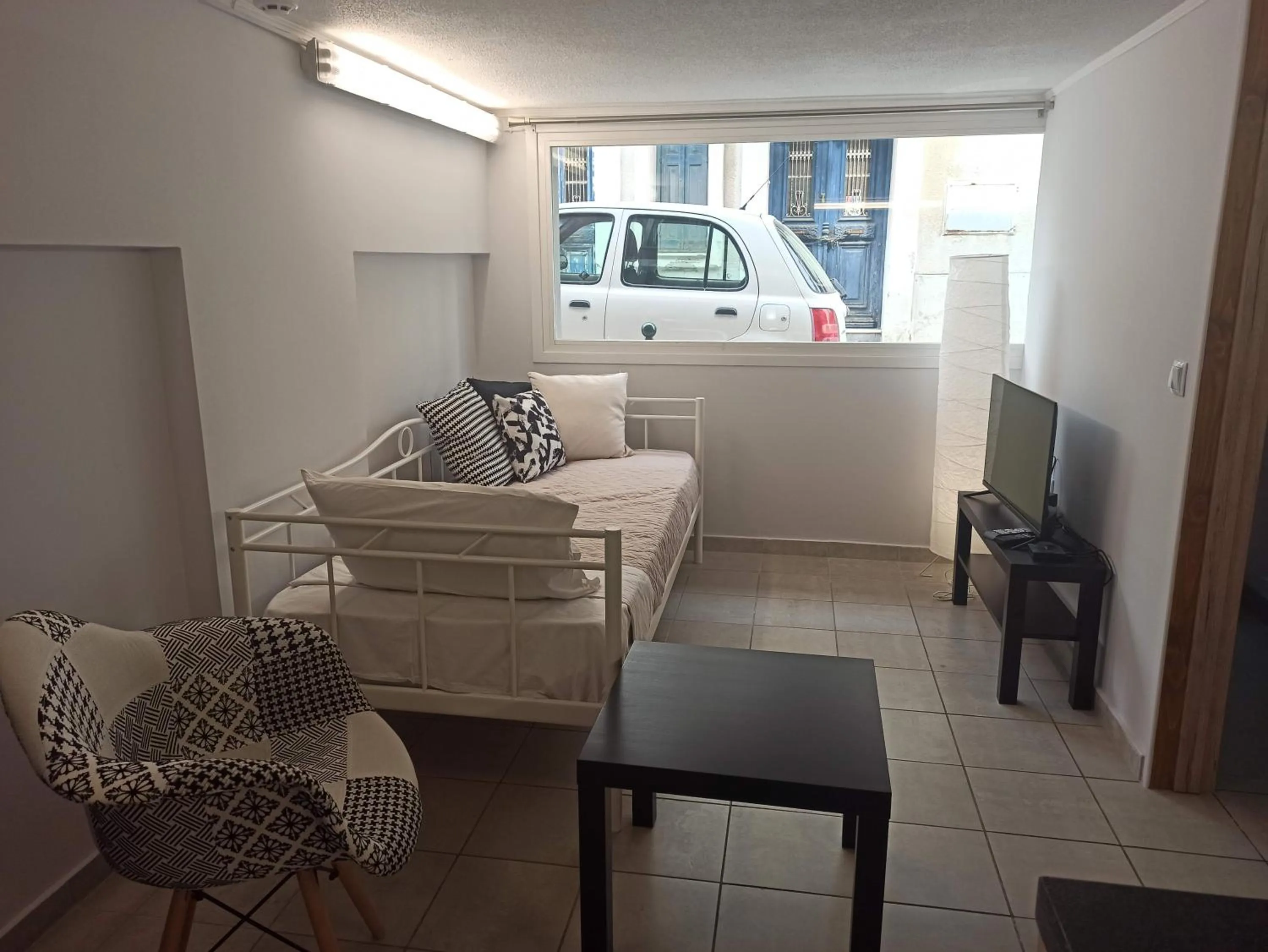 Data Chios Center semi basement