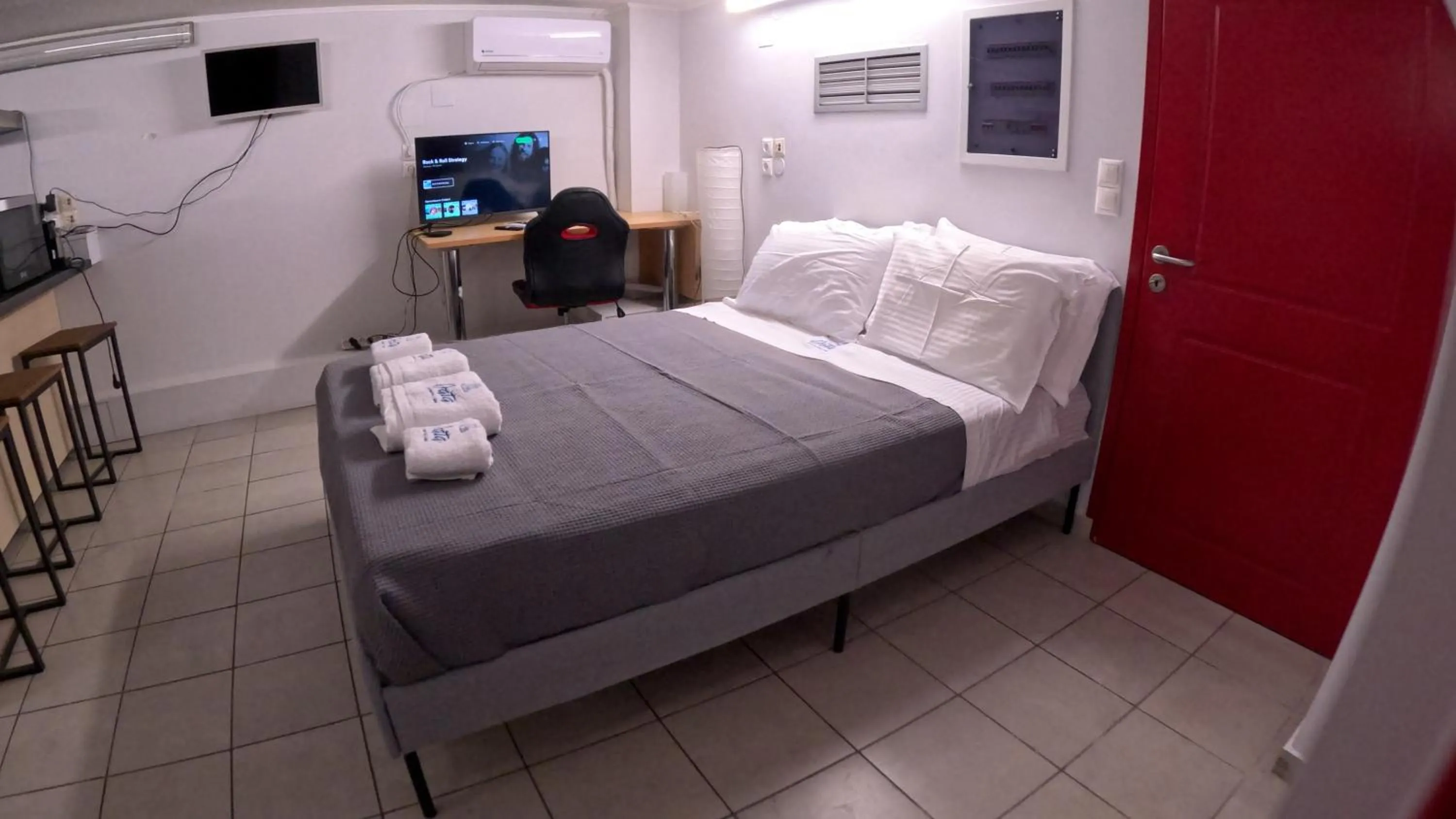 Bed in Data Chios Center semi basement