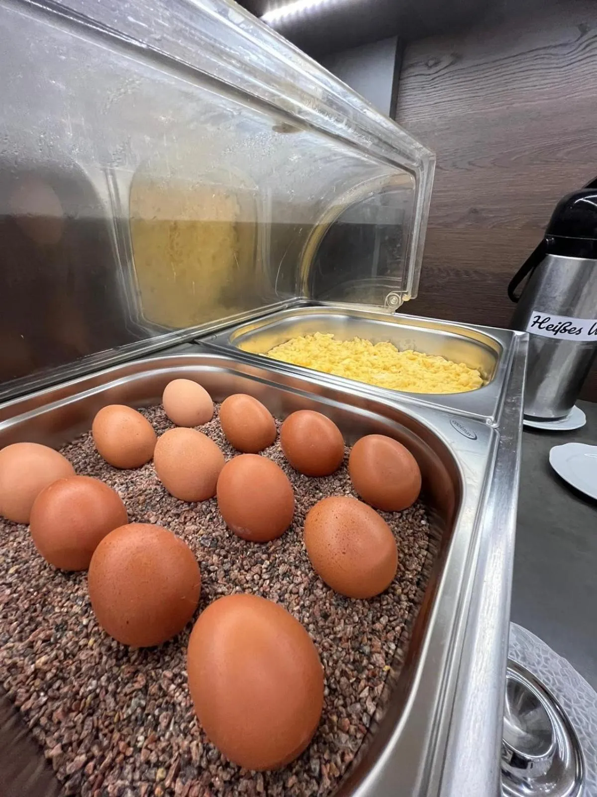 Buffet breakfast in Hotel Drei Kronen Elmshorn