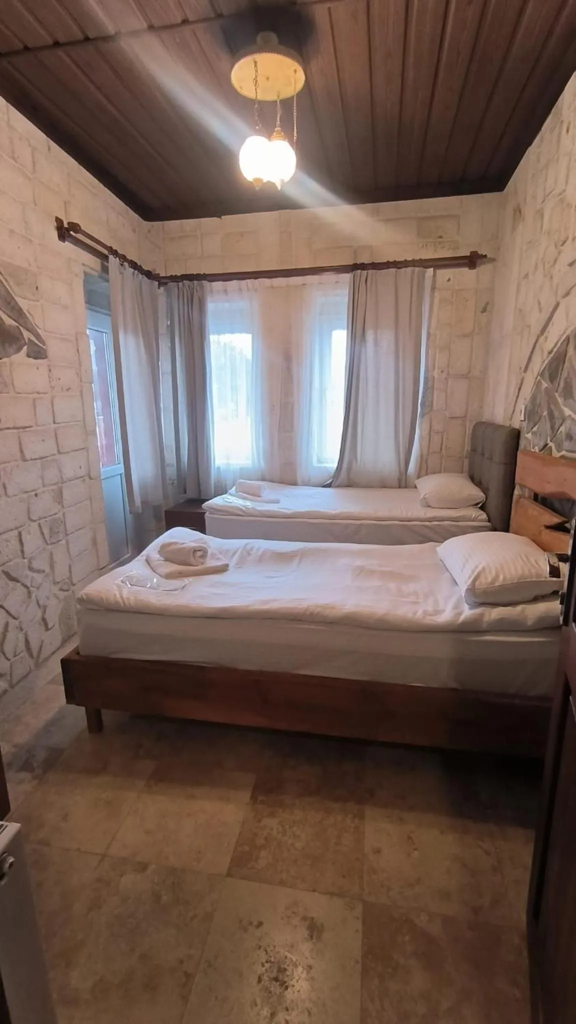 Bedroom, Bed in hotels crazy horse