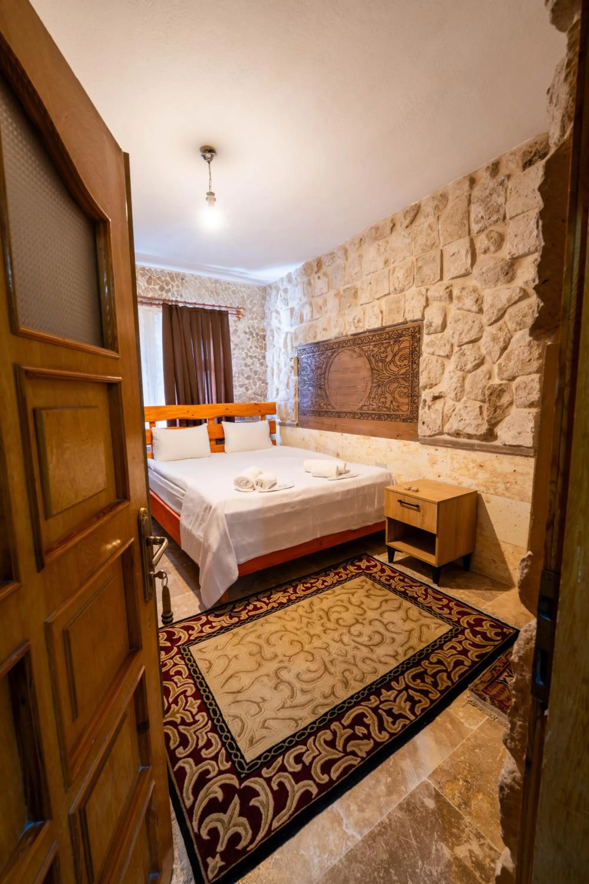 Bedroom, Bed in hotels crazy horse