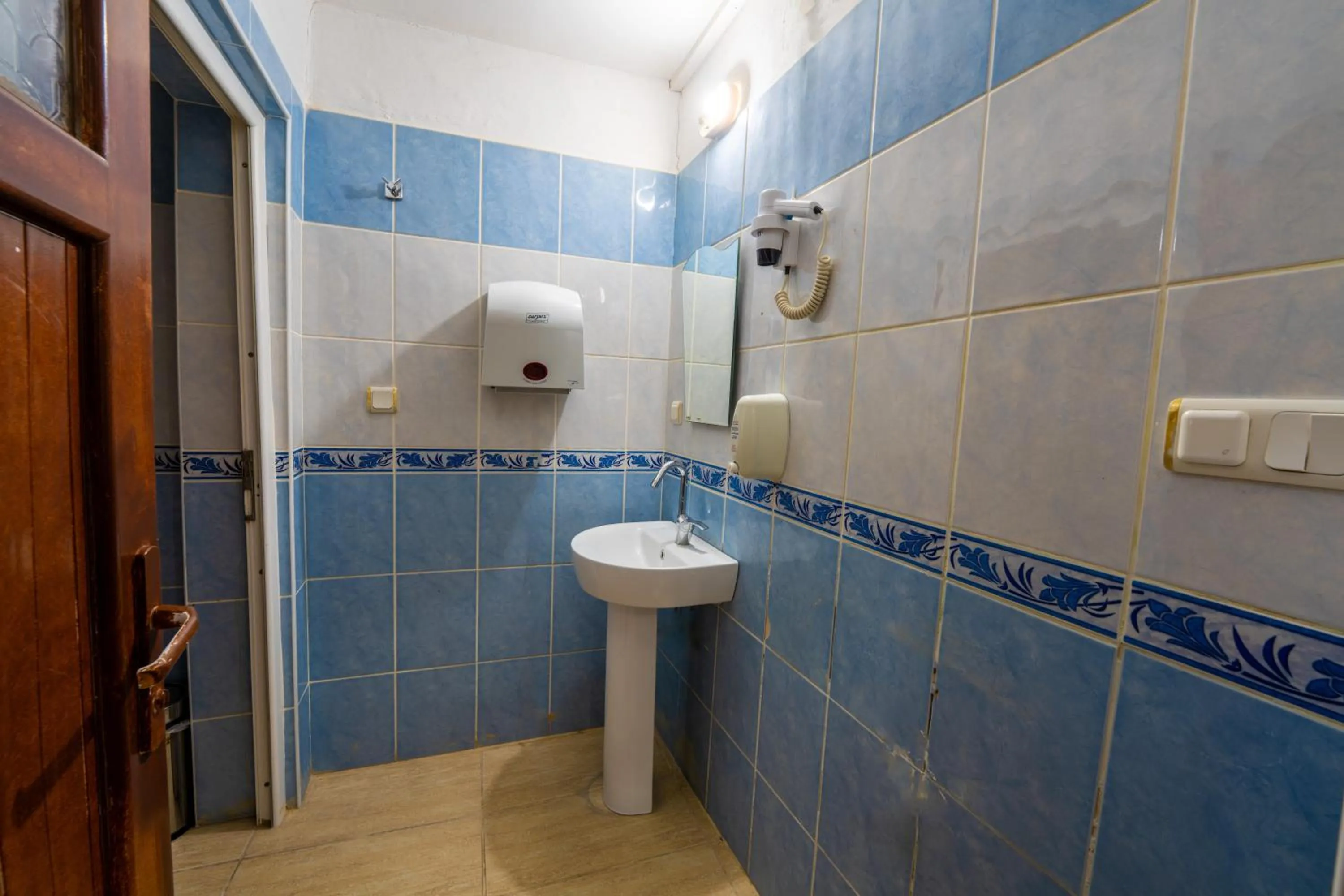 Shower in hotels crazy horse