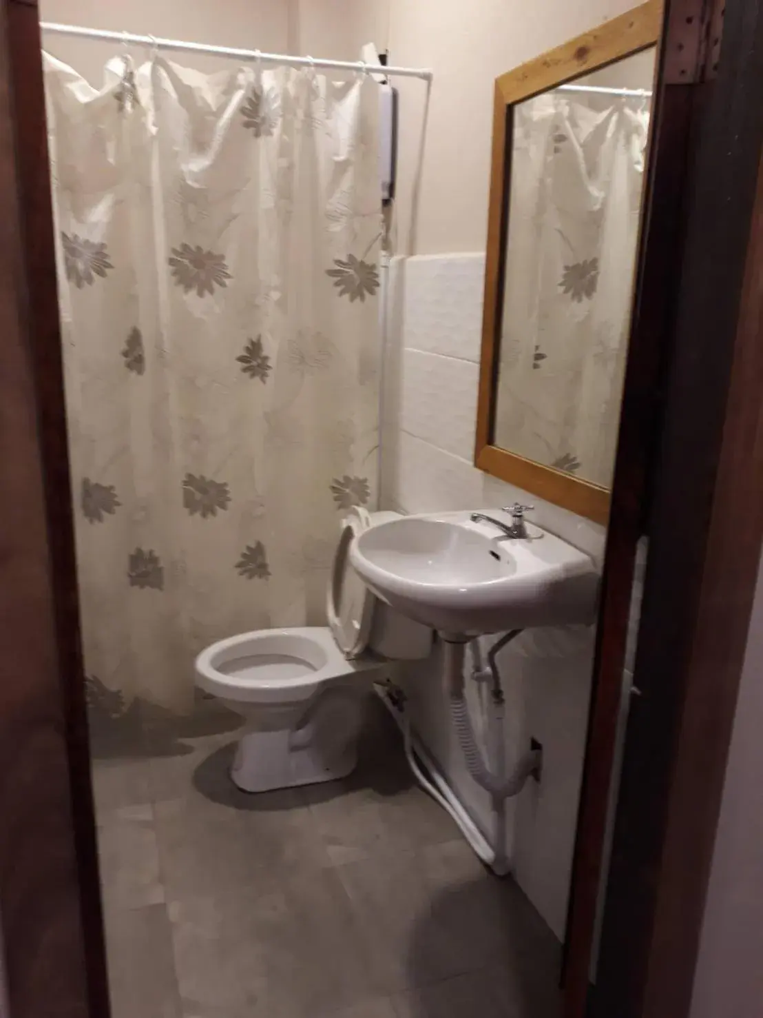 Toilet in Laos Haven Hotel Toilet in Laos Haven Hotel