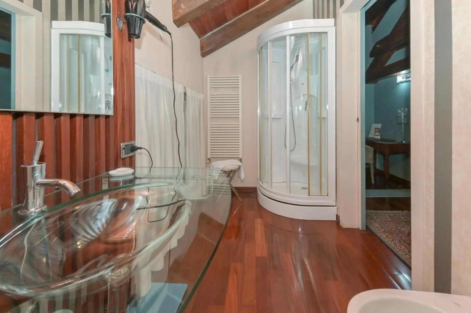 Shower in Hotel Dei Pittori