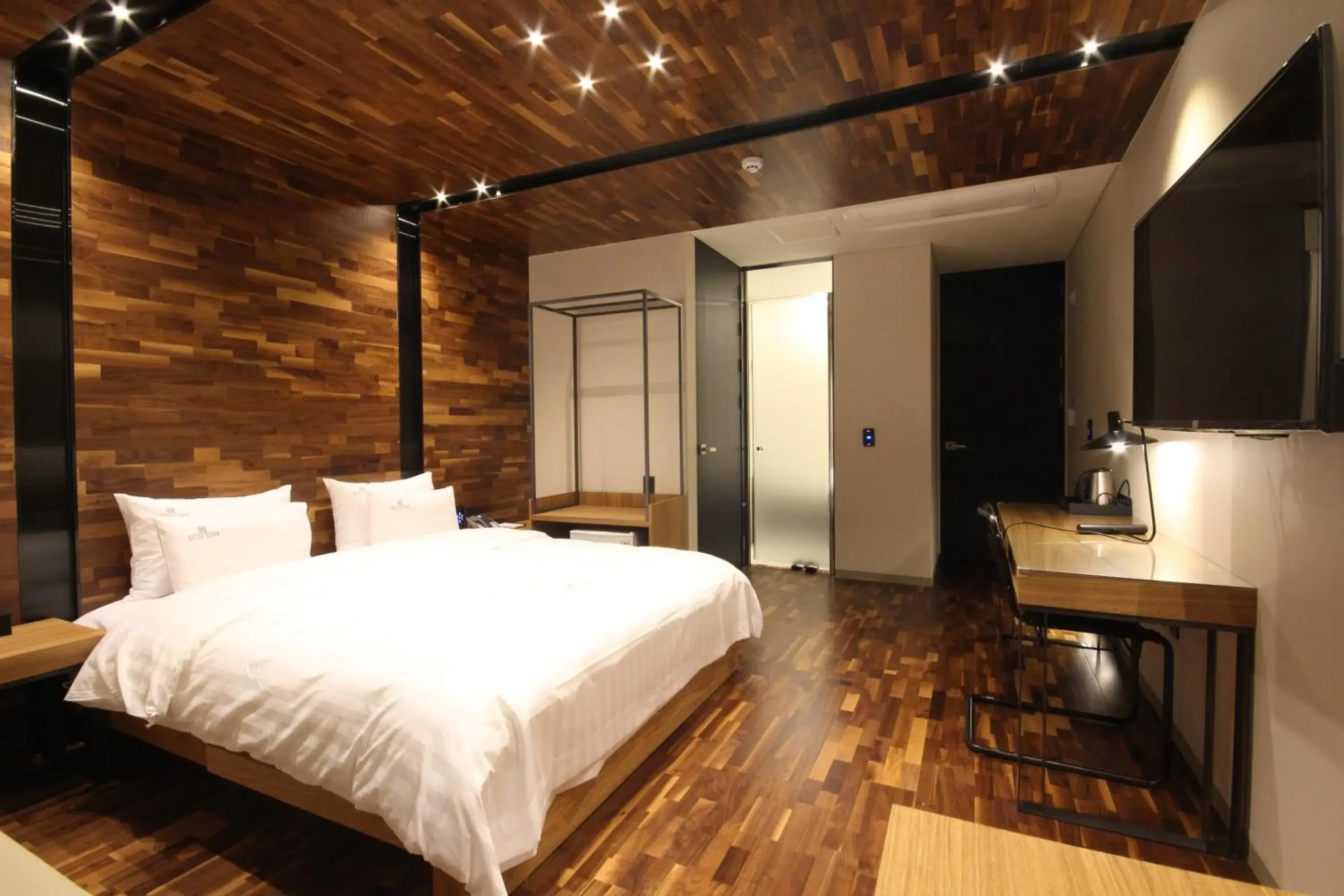 Standard King Room in Hotel Eco stay Standard King Room in Hotel Eco stay