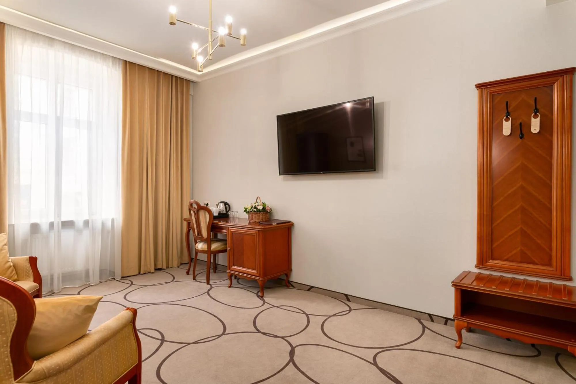 TV and multimedia in Hotel Europejski Wrocław Centrum