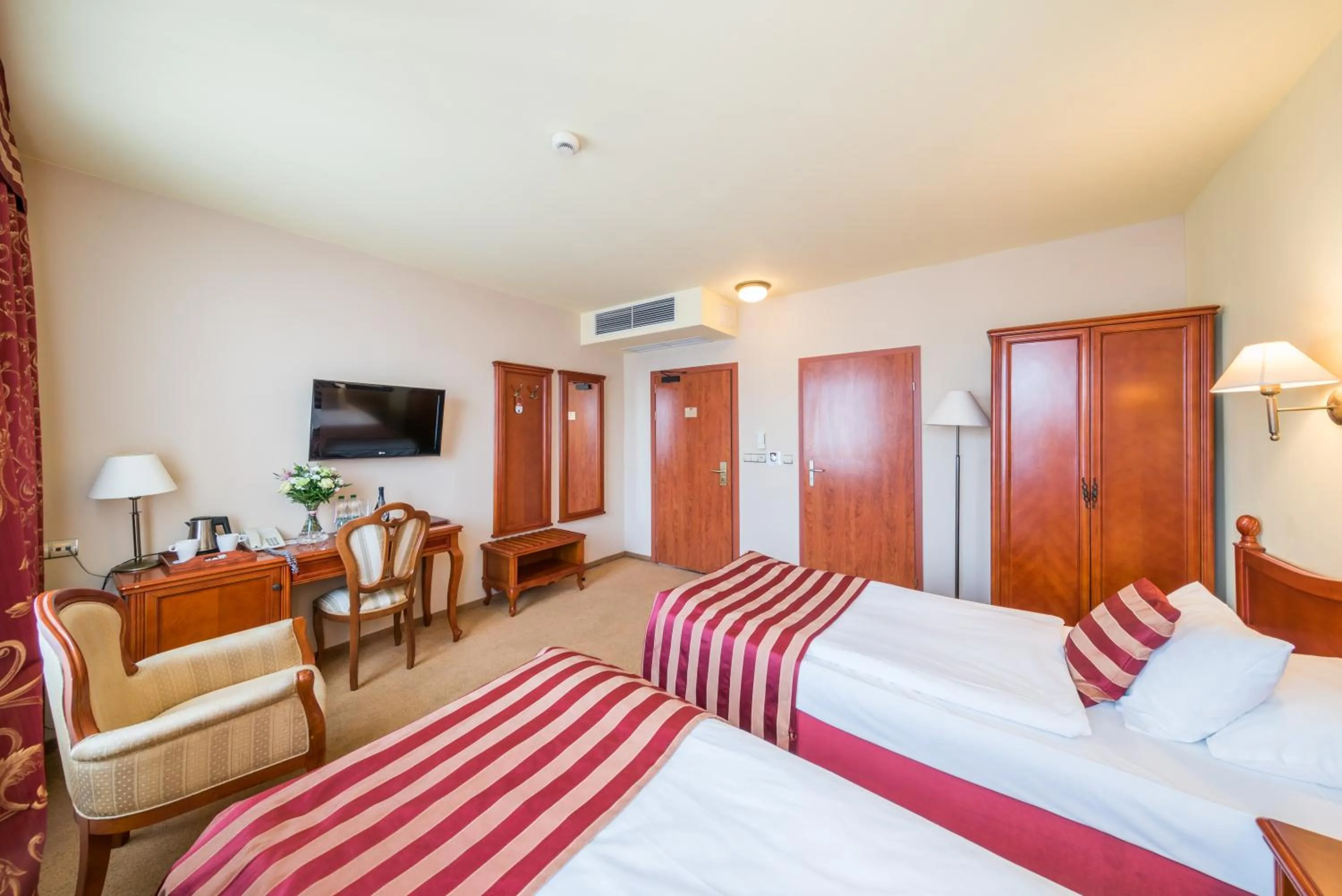 Bed in Hotel Europejski Wrocław Centrum