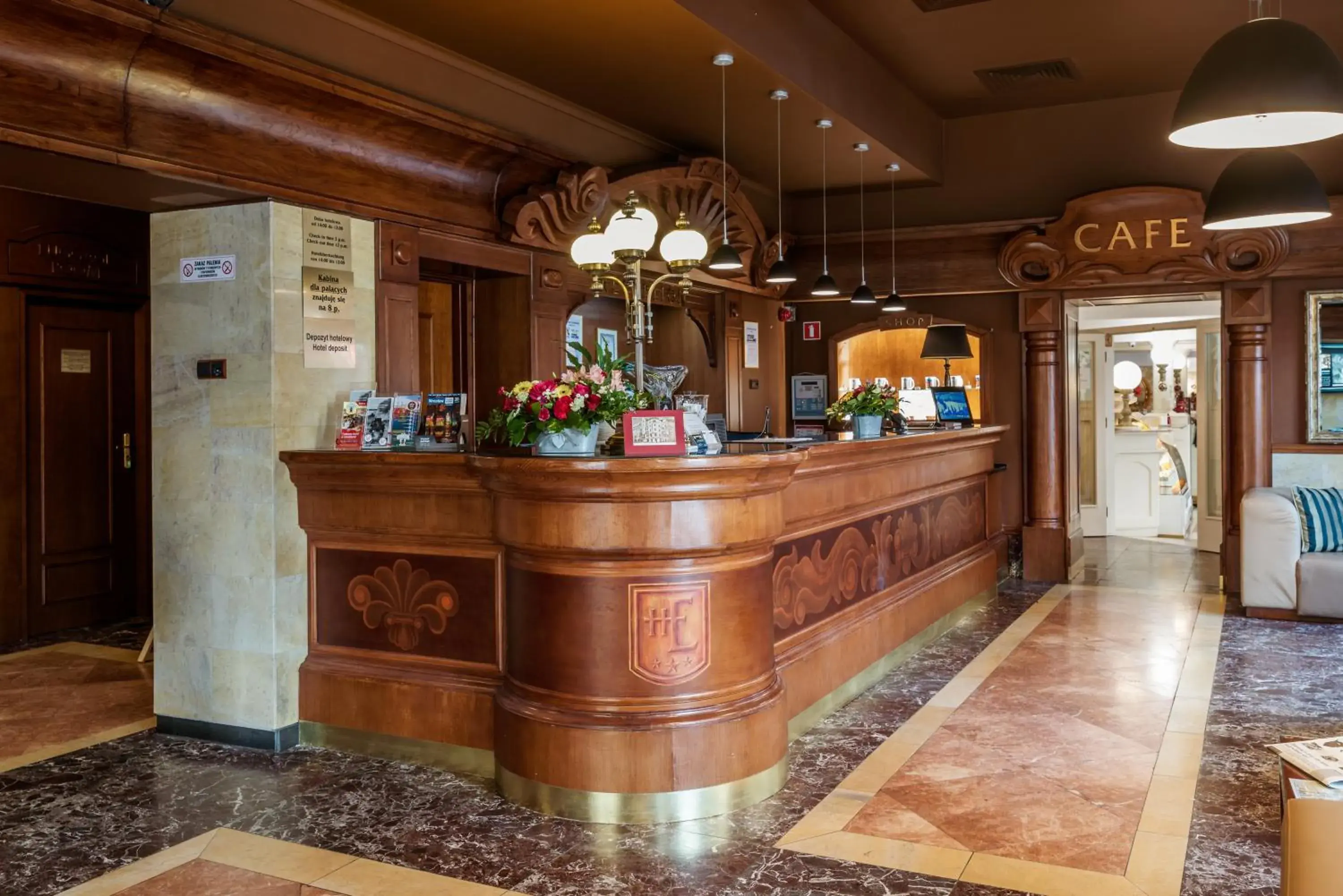 Lobby or reception in Hotel Europejski Wrocław Centrum Lobby or reception in Hotel Europejski Wrocław Centrum