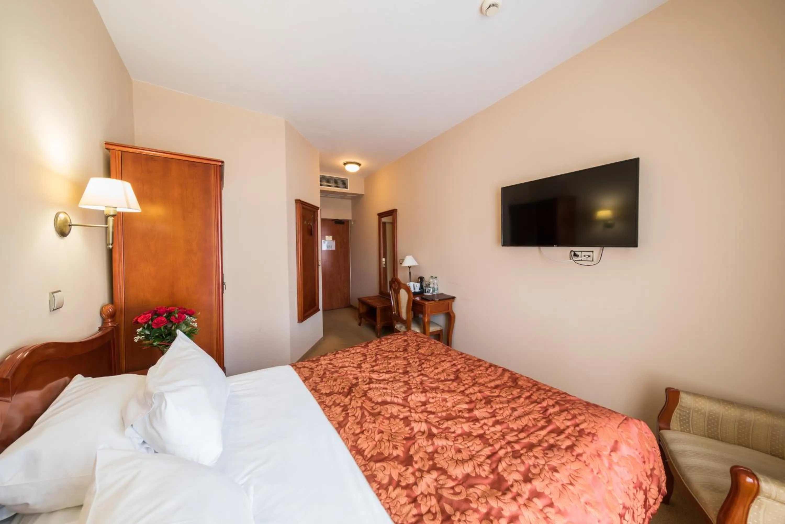 TV and multimedia, Bed in Hotel Europejski Wrocław Centrum