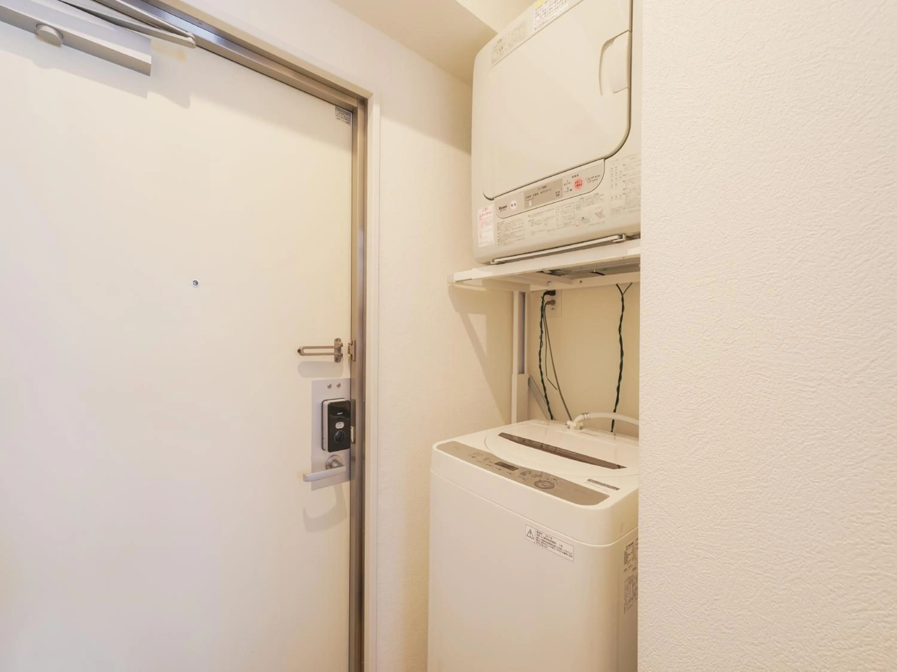 washing machine in BiBi Hotel Cosmos Shintoshin