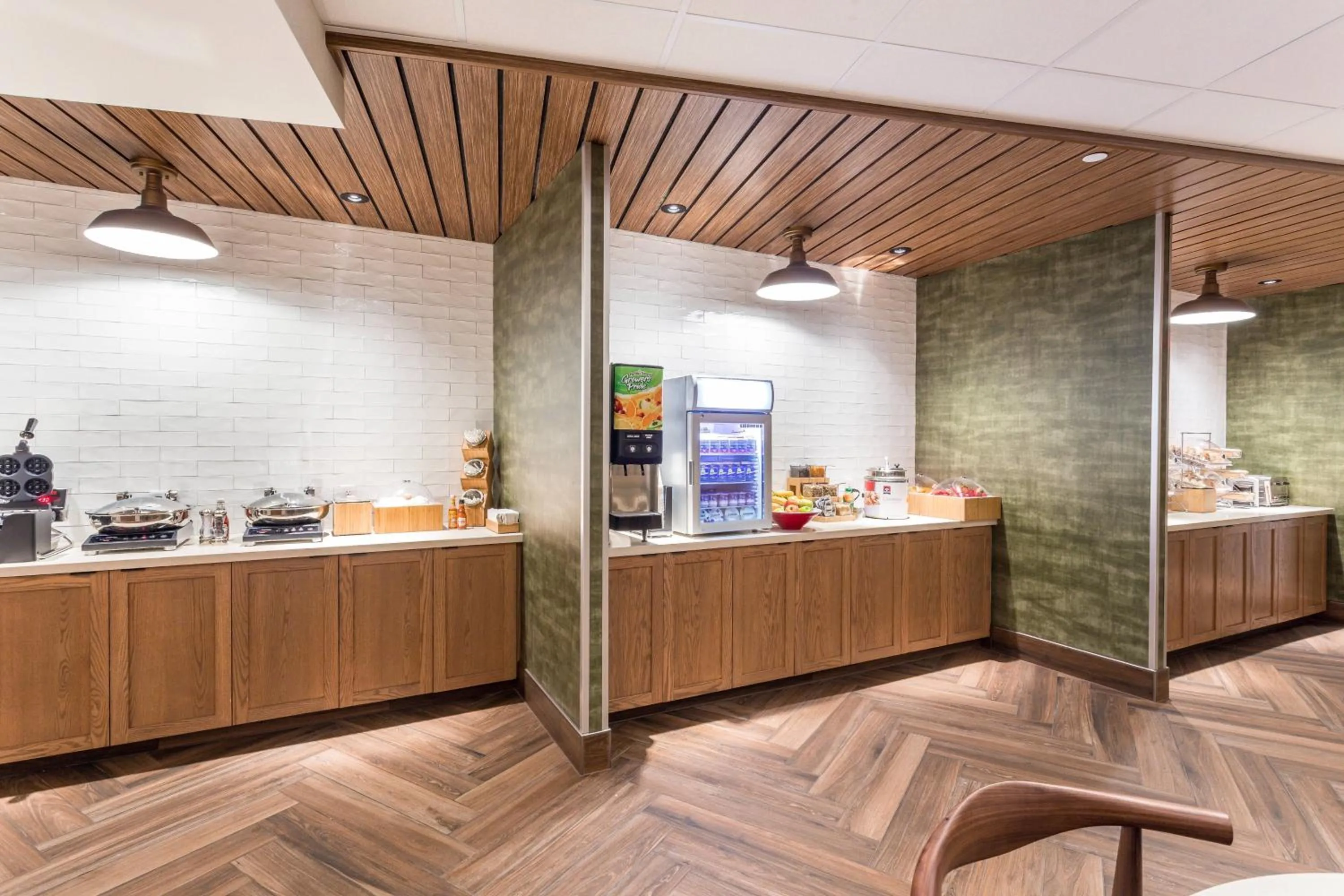 Breakfast in Fairfield Inn & Suites by Marriott Jasper