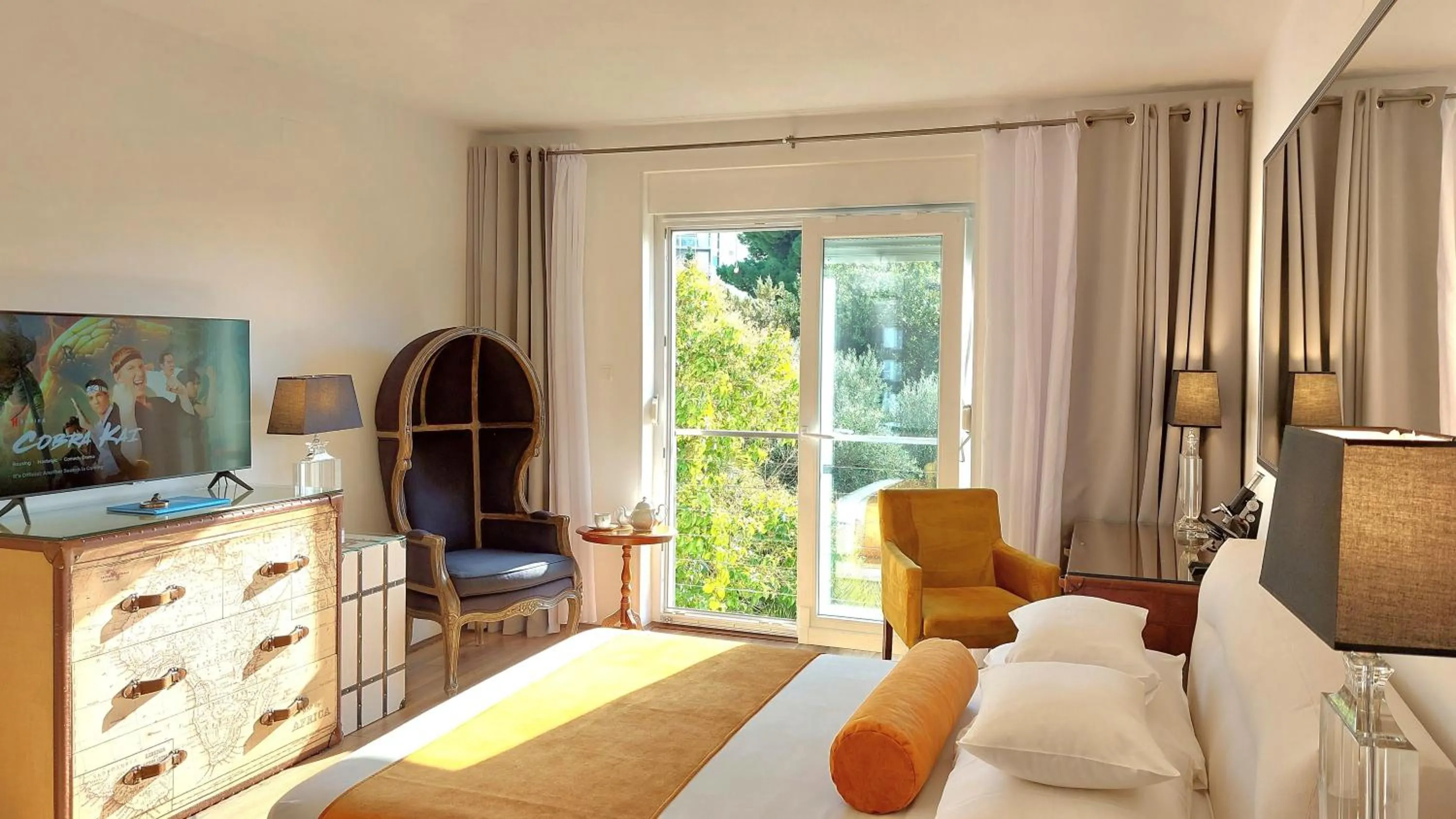 Deluxe Double Room in Refresh Boutique Apartments