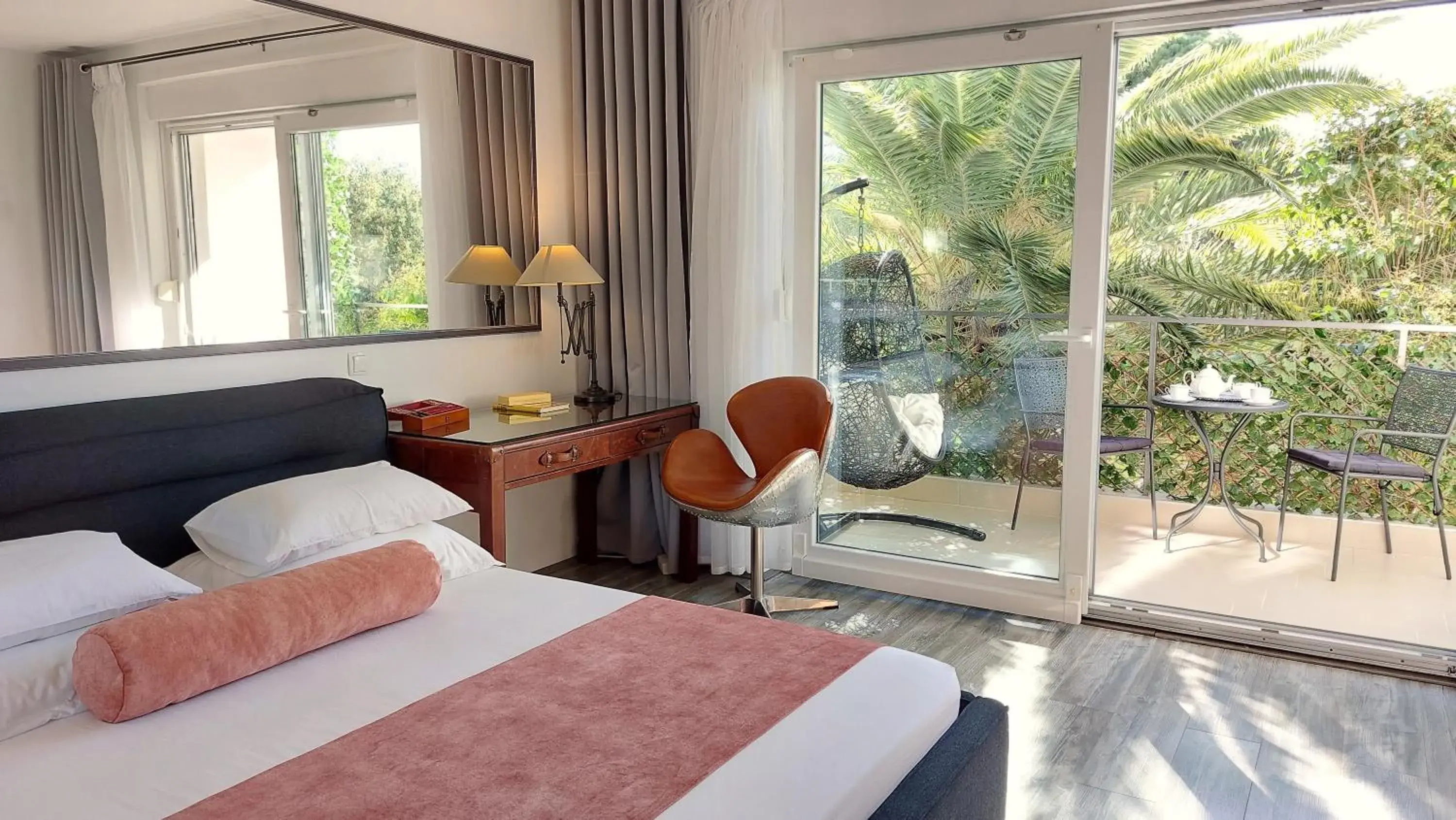 Deluxe Studio with Balcony in Refresh Boutique Apartments Deluxe Studio with Balcony in Refresh Boutique Apartments