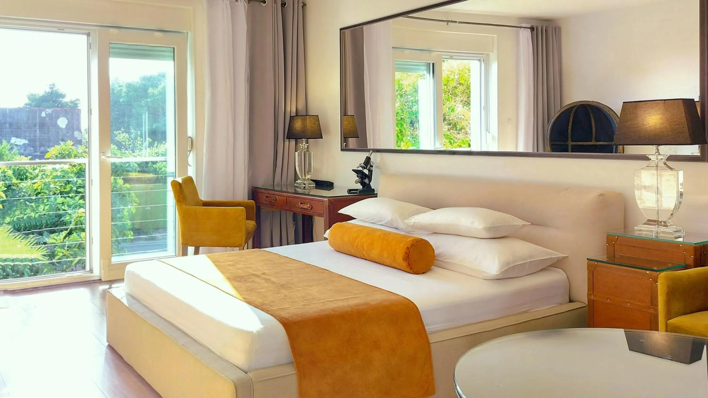 Deluxe Double Room in Refresh Boutique Apartments