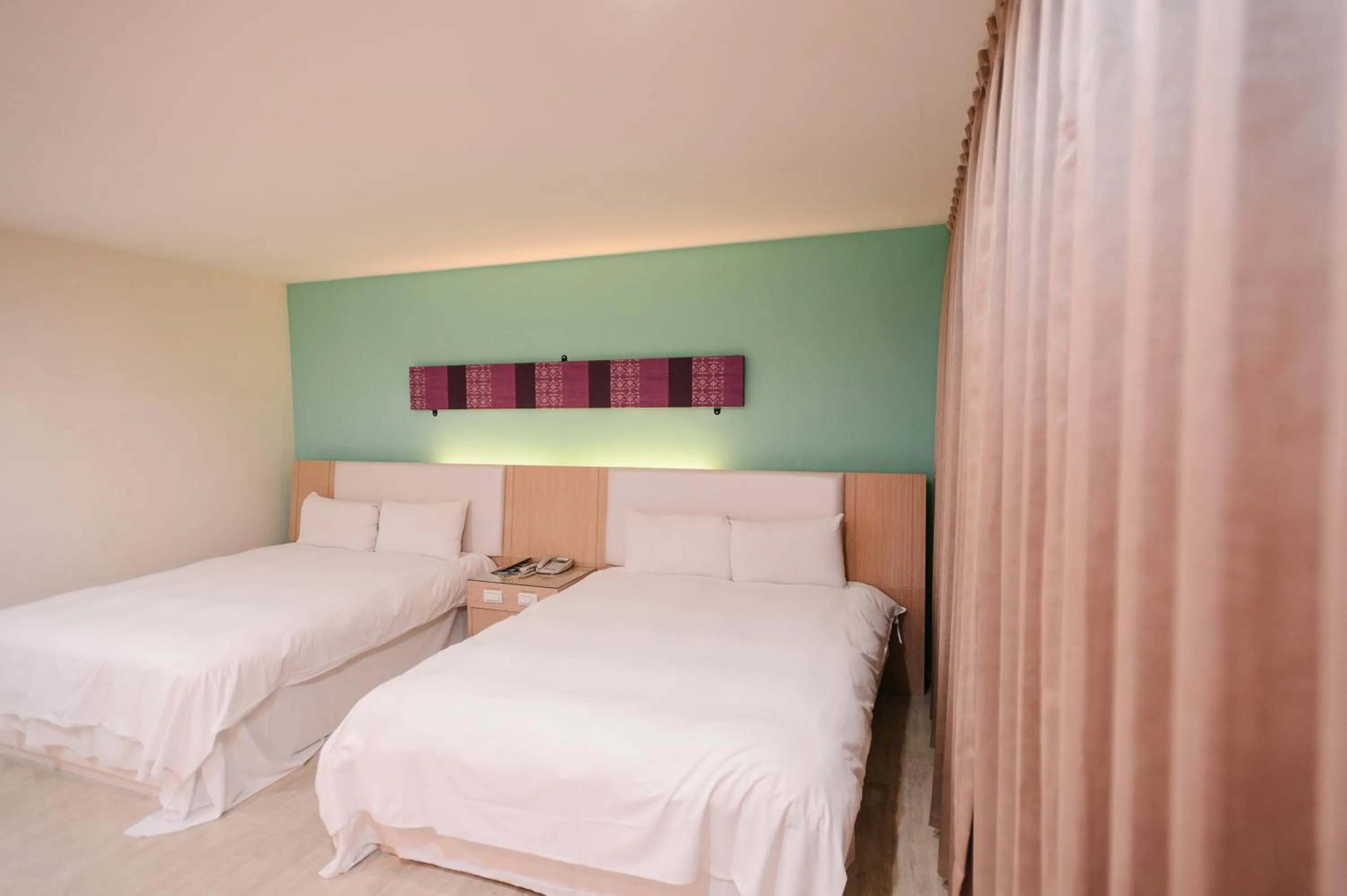 bunk bed, Bed in i-Deal Hotel