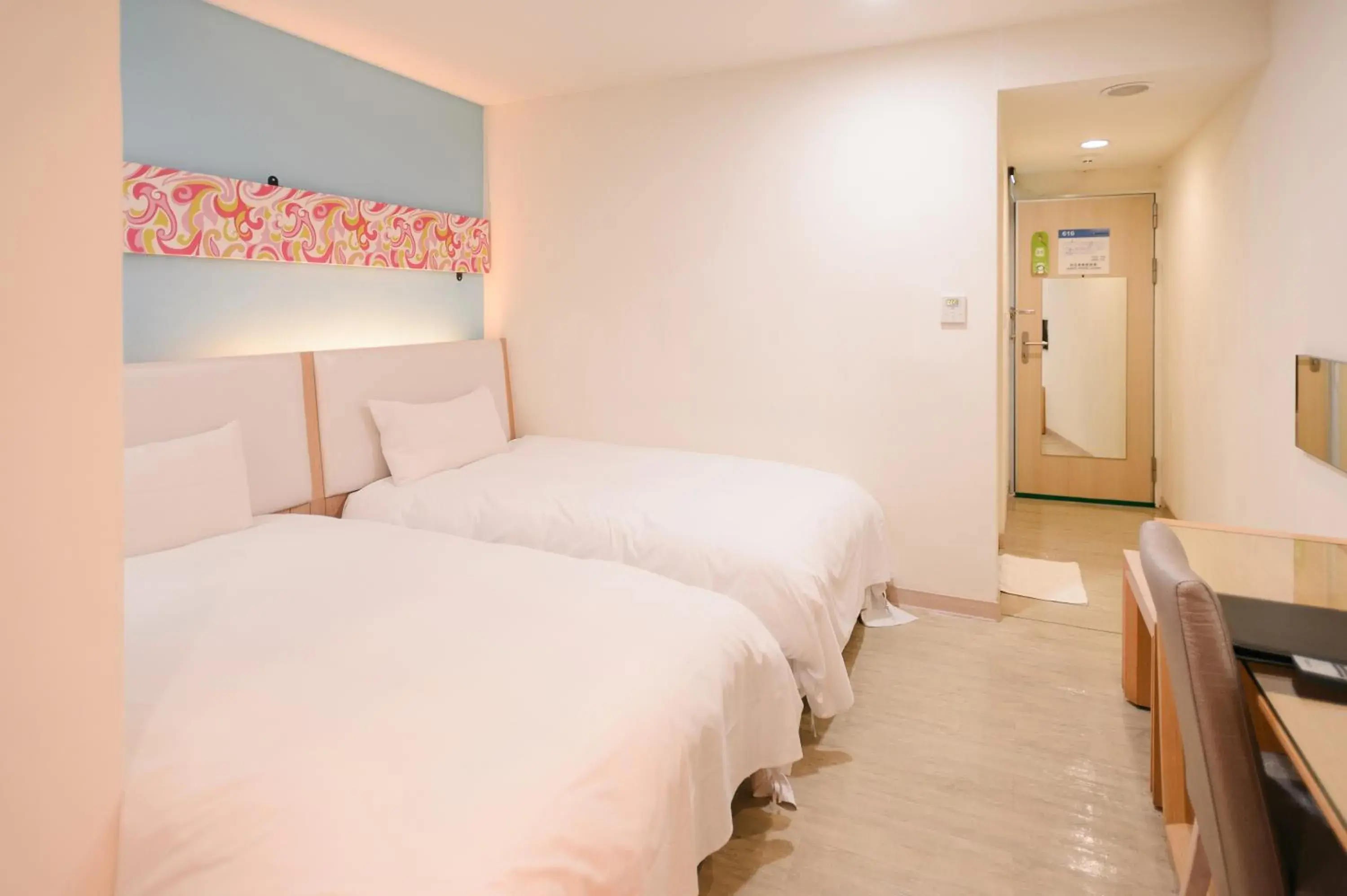 Economy Twin Room in i-Deal Hotel Economy Twin Room in i-Deal Hotel
