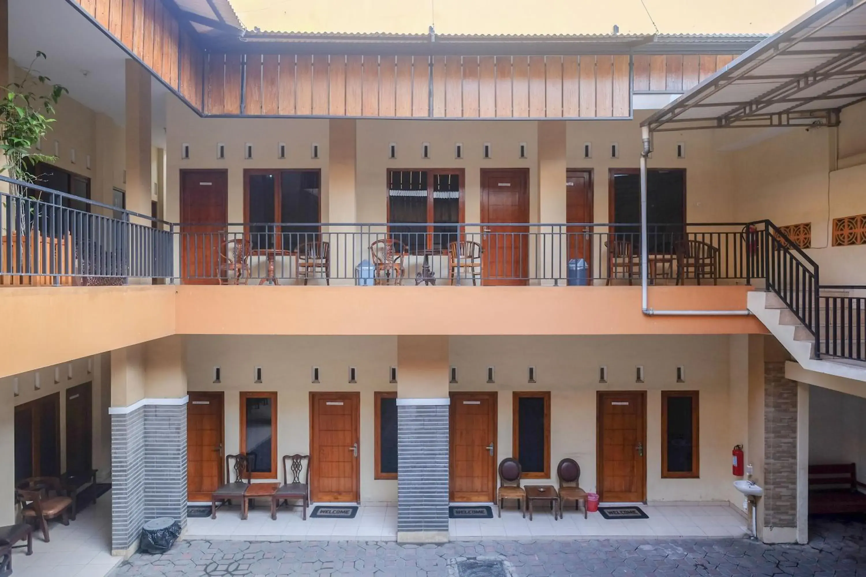 Property building in Urbanview Syariah Wisma Wongso Borobudur Property building in Urbanview Syariah Wisma Wongso Borobudur