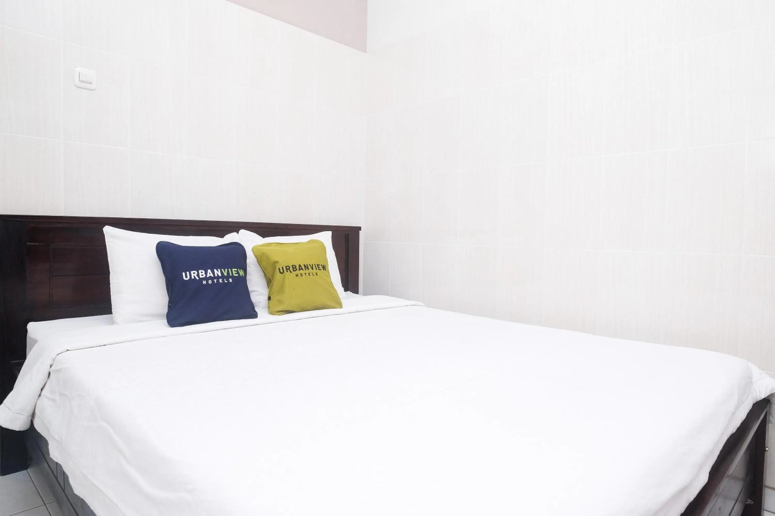 Bedroom, Bed in Urbanview Syariah Wisma Wongso Borobudur