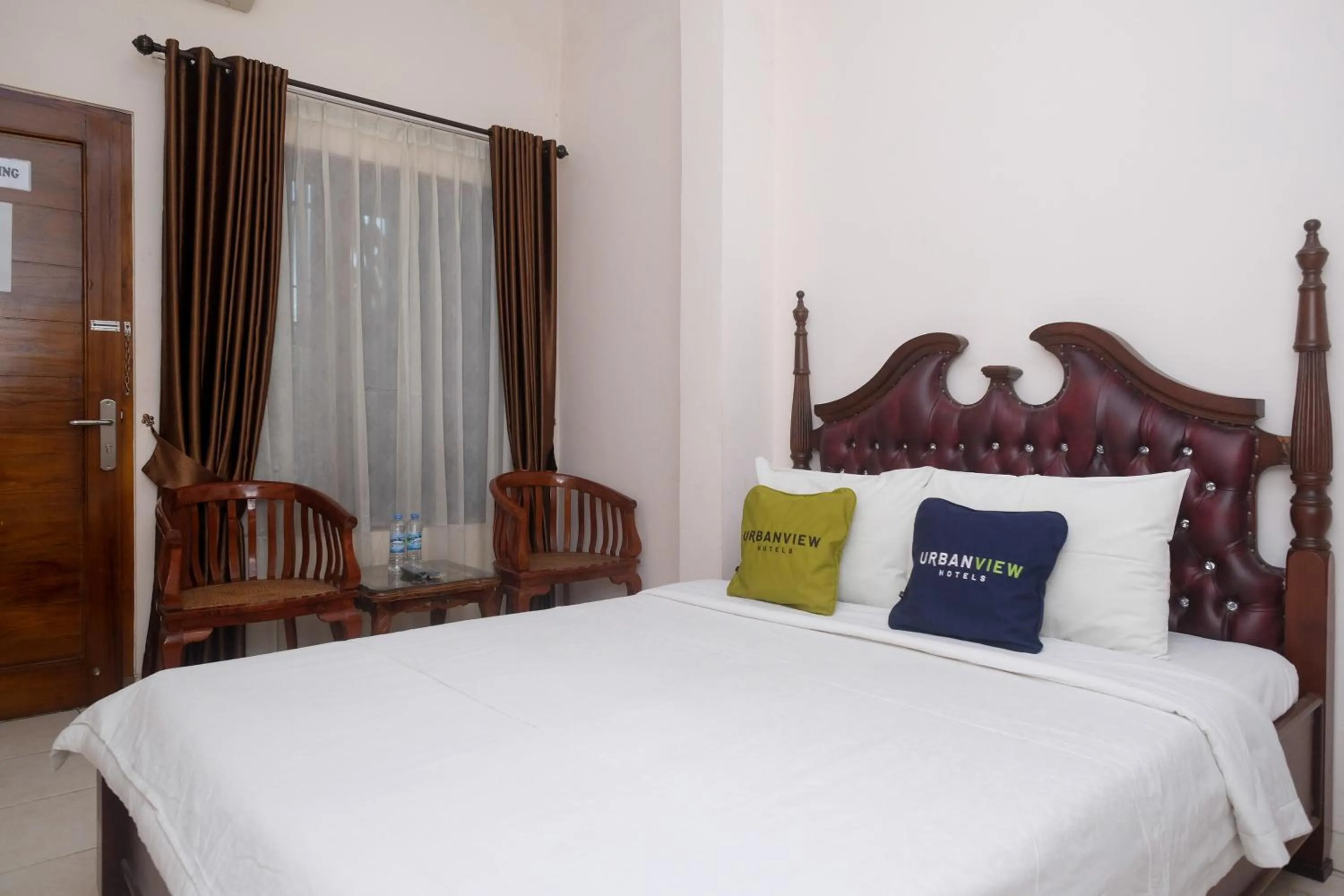 Bedroom, Bed in Urbanview Syariah Wisma Wongso Borobudur