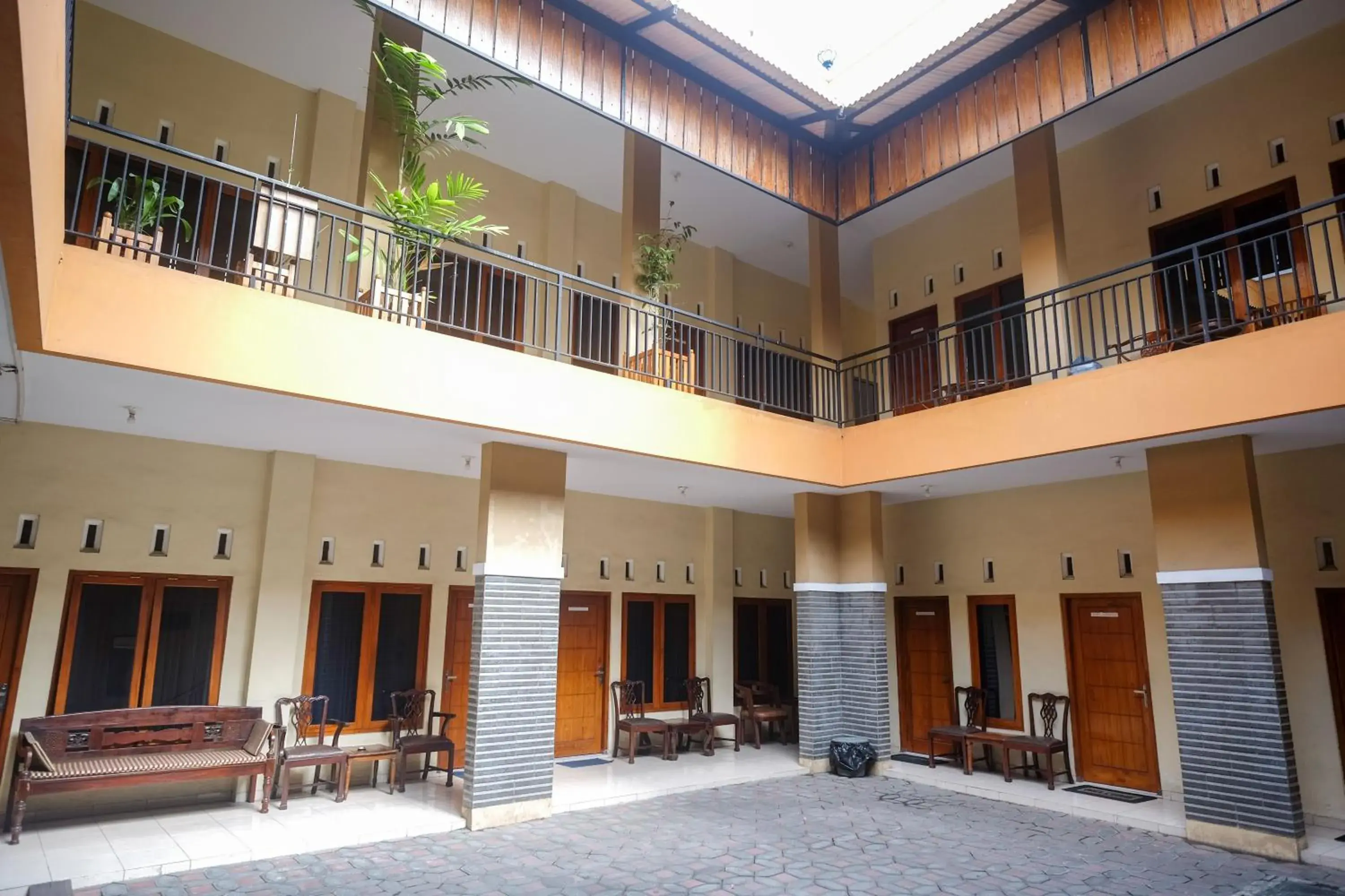 Property building in Urbanview Syariah Wisma Wongso Borobudur Property building in Urbanview Syariah Wisma Wongso Borobudur