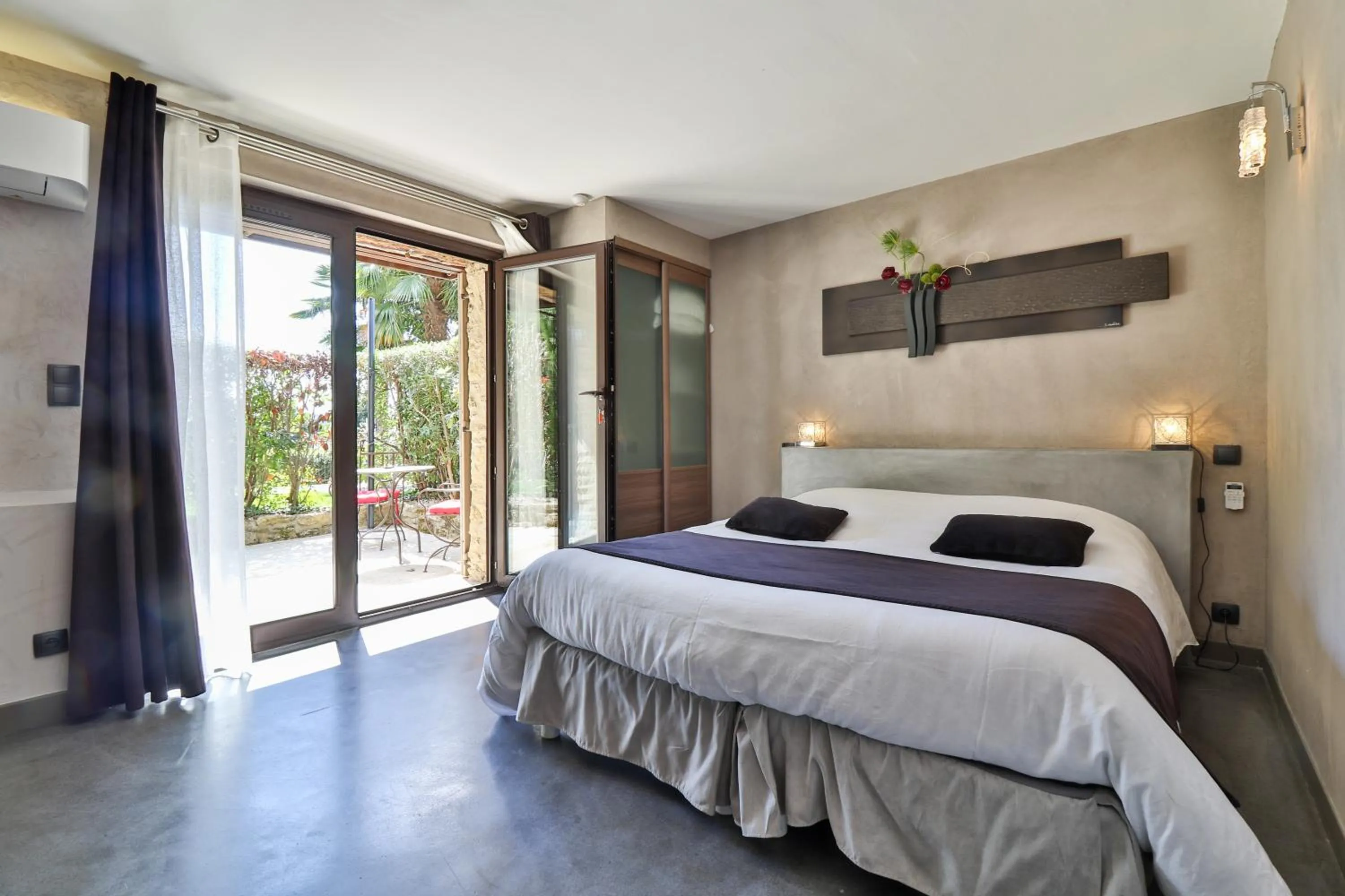 Bed in Le Mas de la Lombarde