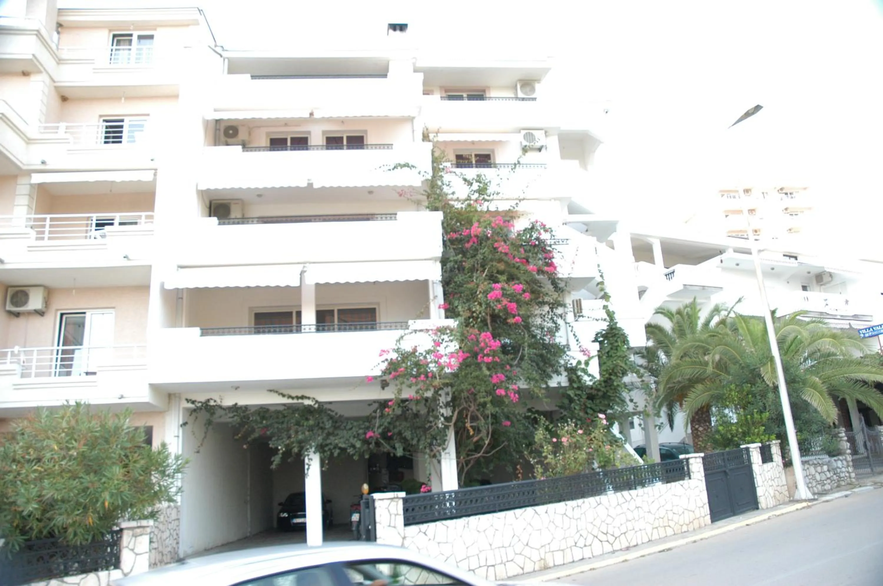 Property building in Villa Dulsinea