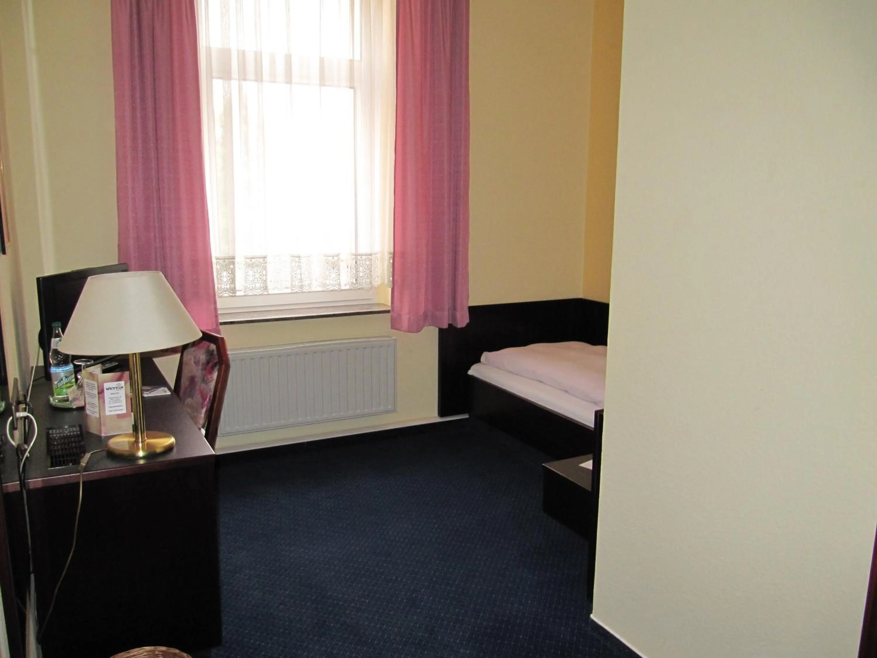 Photo of the whole room, Bed in Hotel Wettin