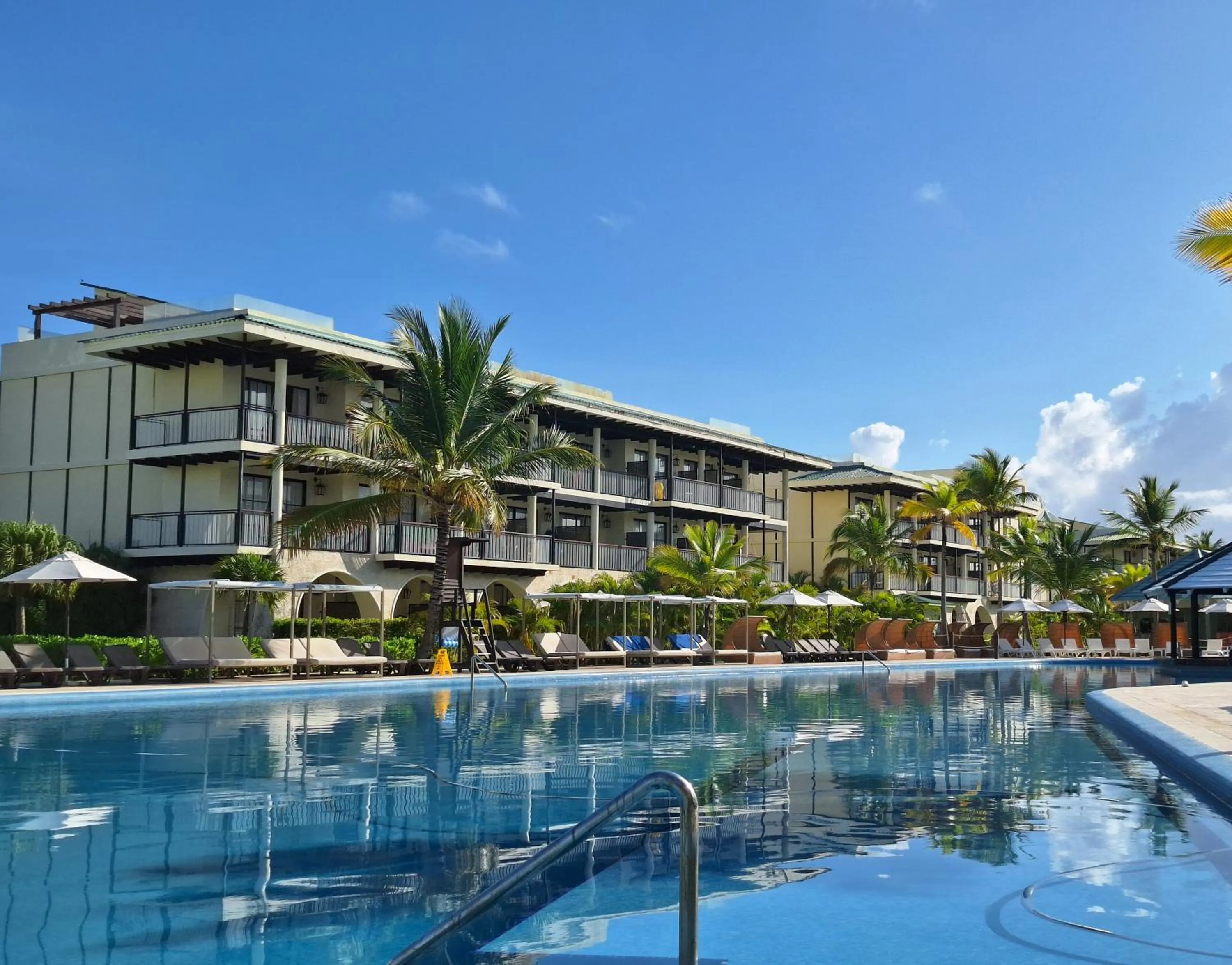 Swimming pool in El Beso Adults Only At Ocean El Faro - All Inclusive