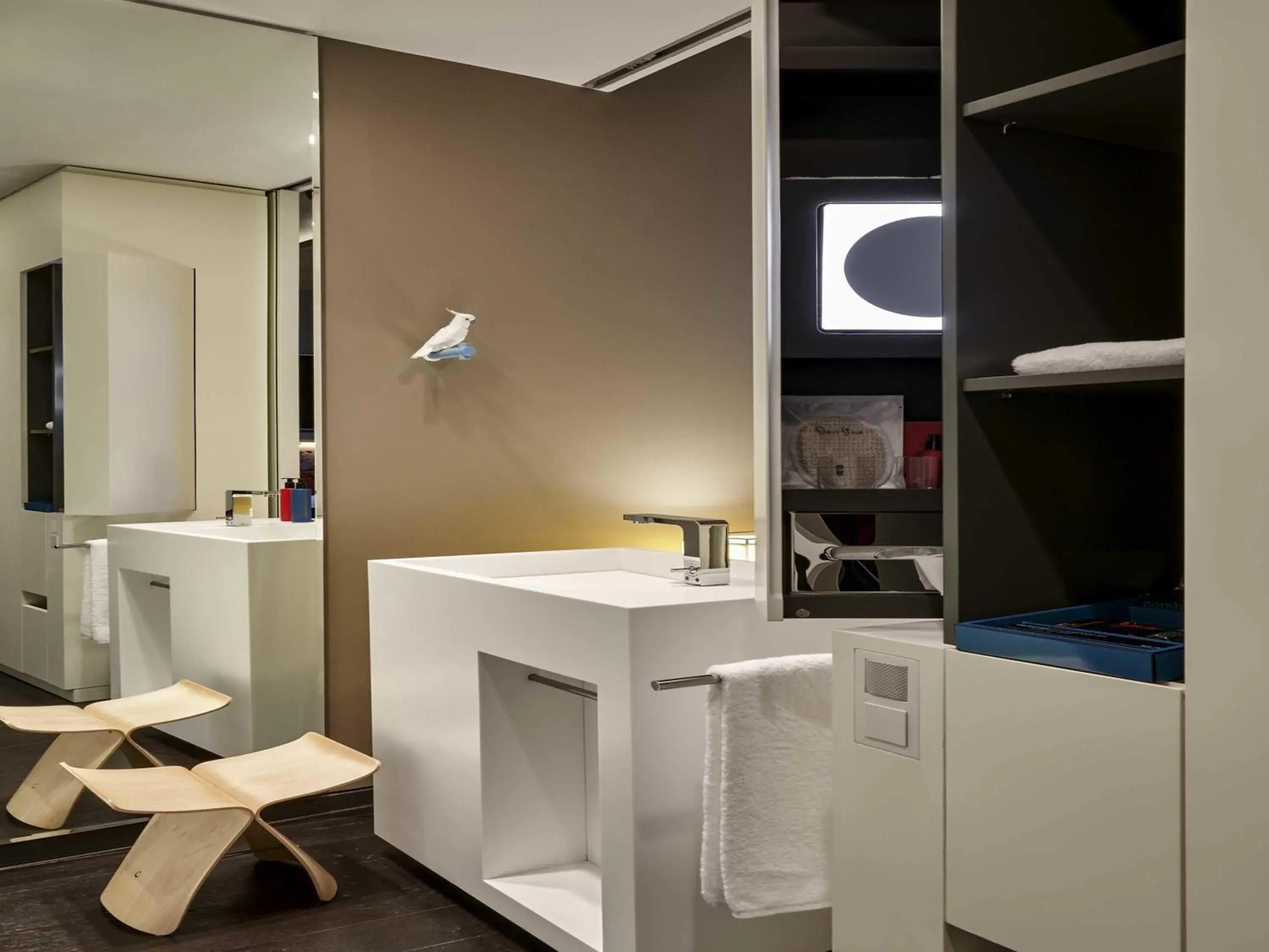 Bedroom in SO/ Berlin Das Stue Bedroom in SO/ Berlin Das Stue