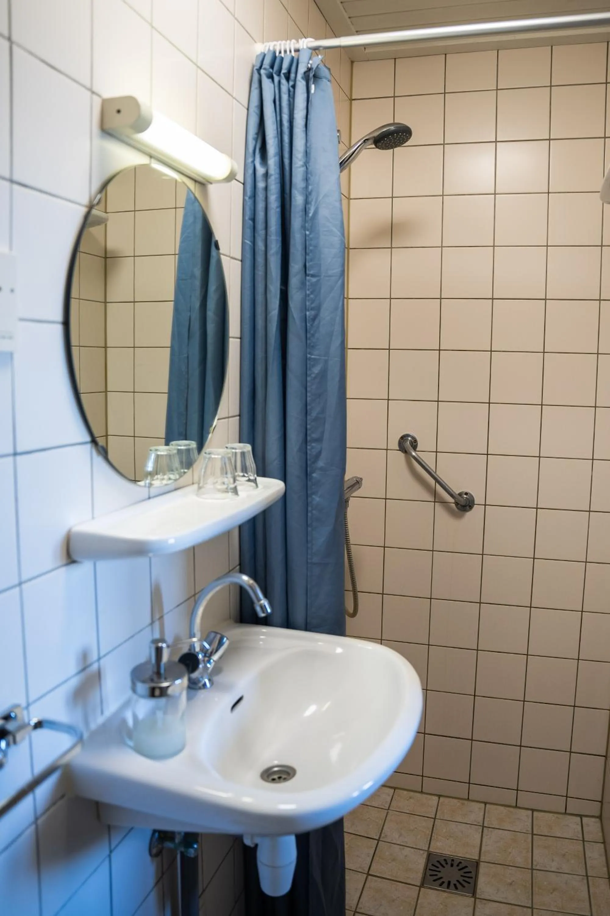 Shower in Hotel De Horper Wielen
