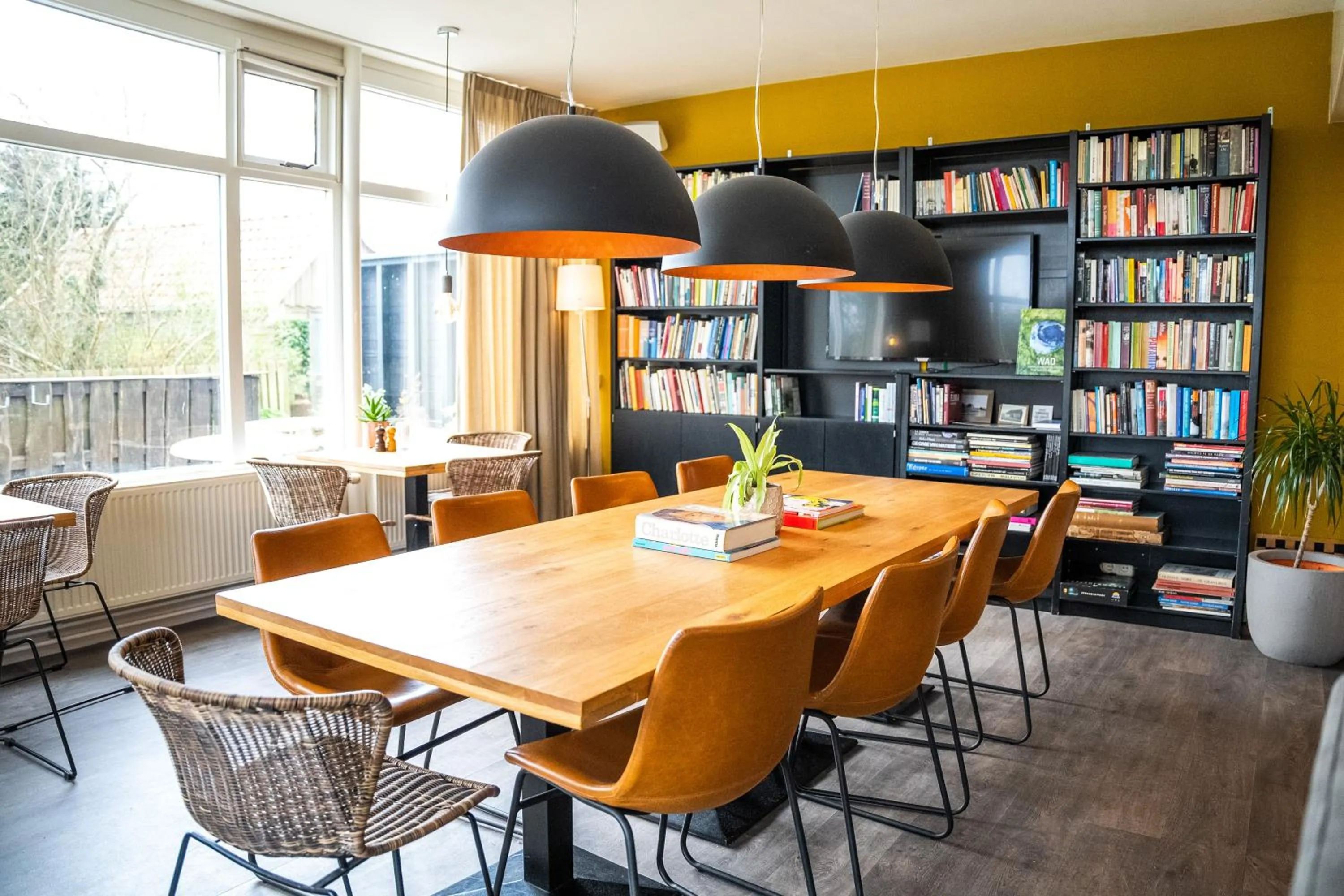 Library in Hotel De Horper Wielen