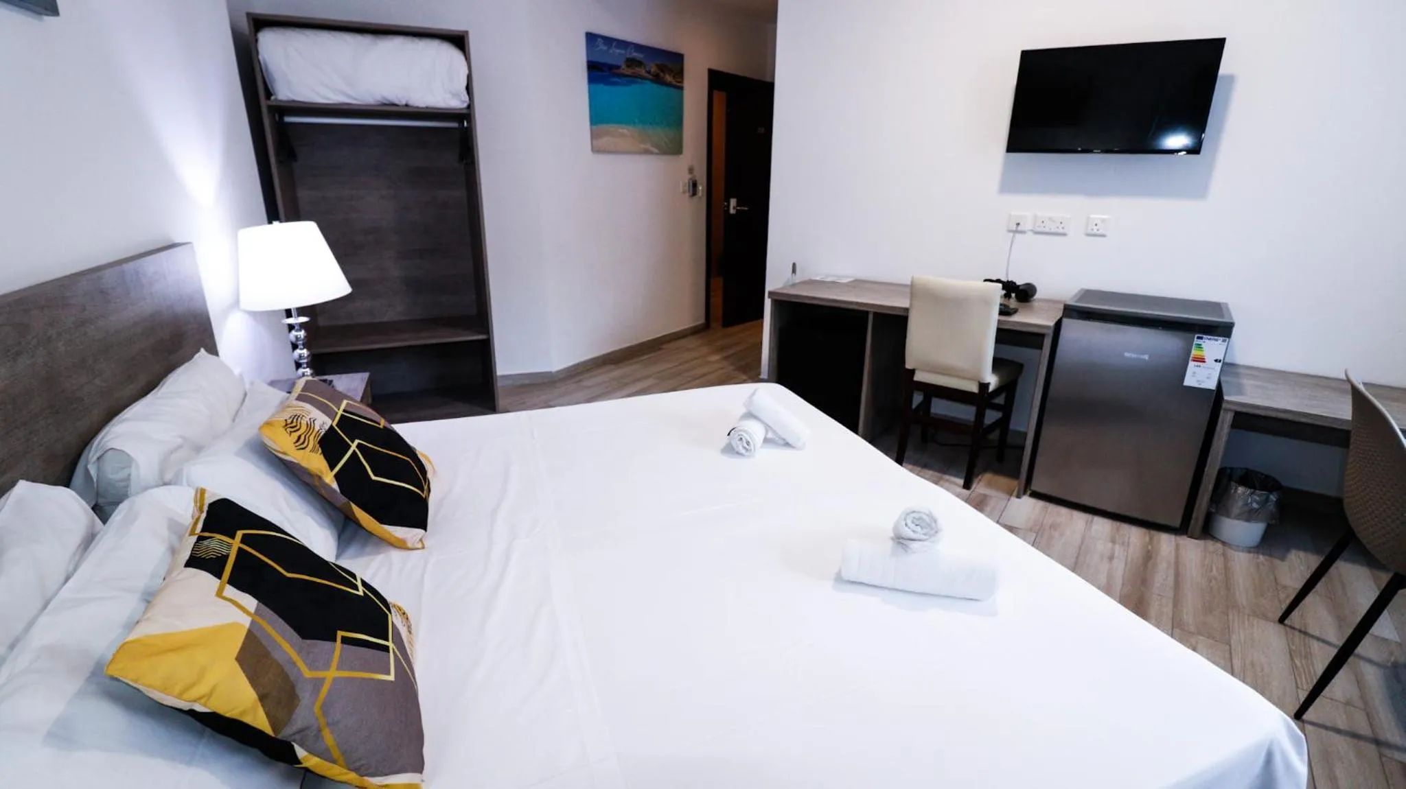 Napoli Suites Studios Aparthotel