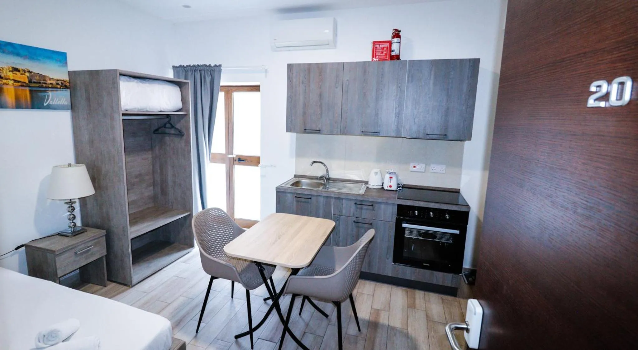 Napoli Suites Studios Aparthotel