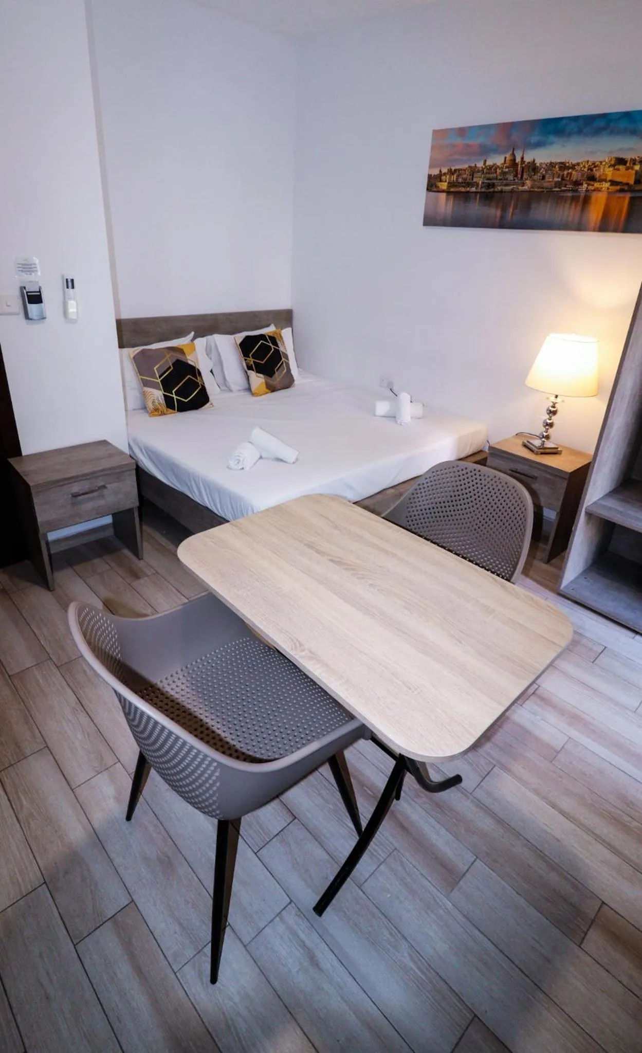 Napoli Suites Studios Aparthotel