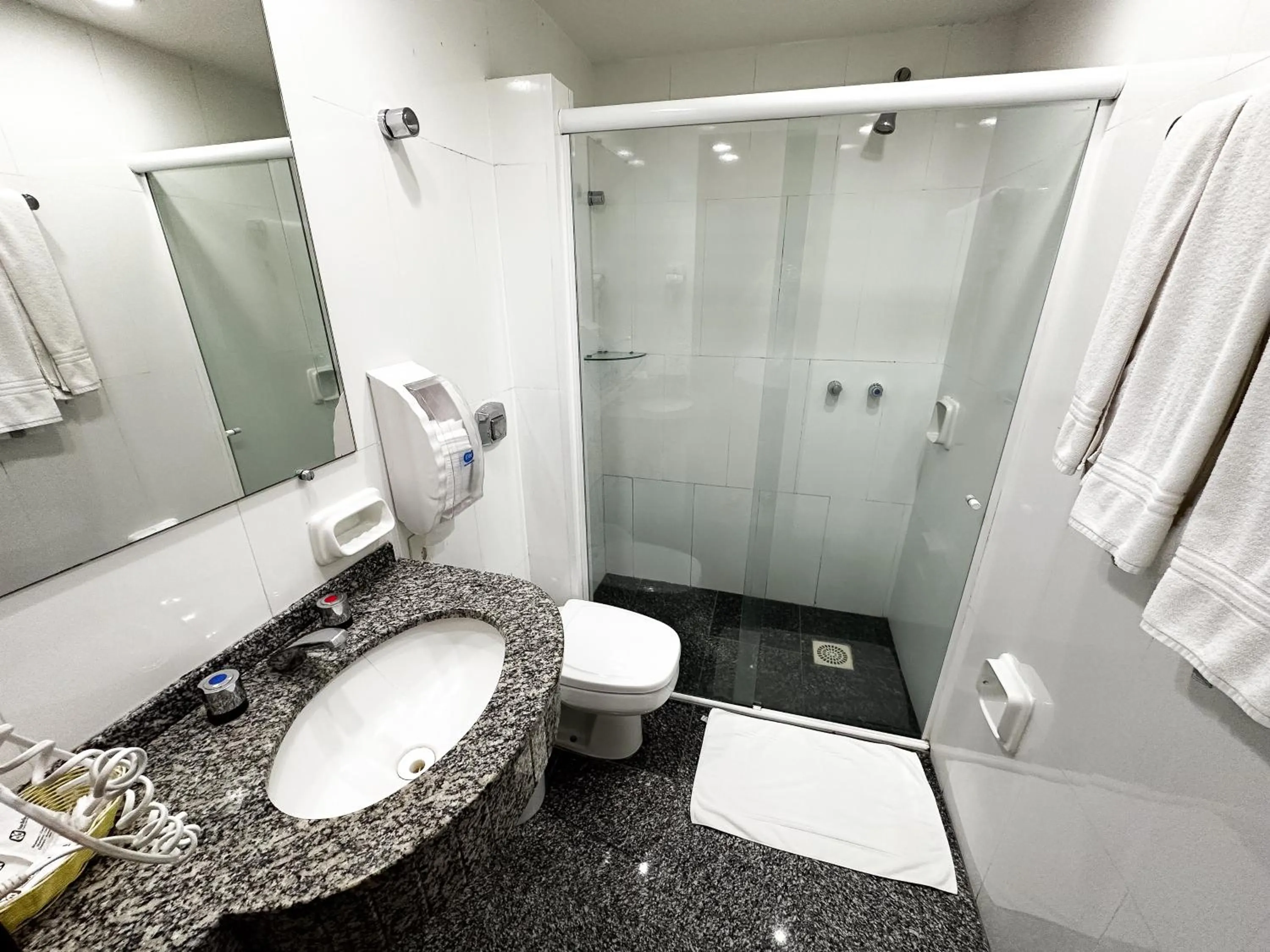 Bathroom in San Rafael Comfort Class Hotel