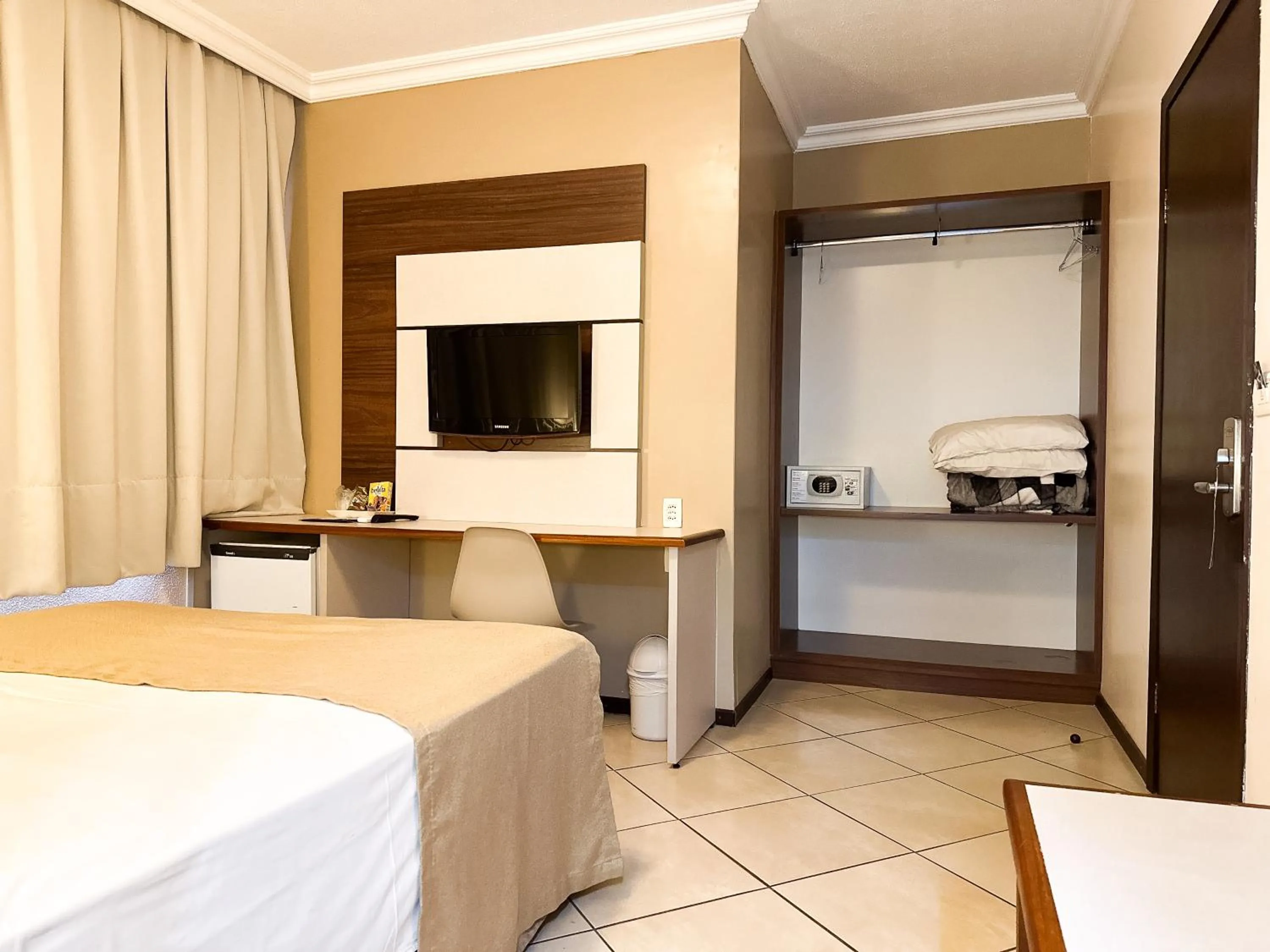 Bedroom, Bed in San Rafael Comfort Class Hotel