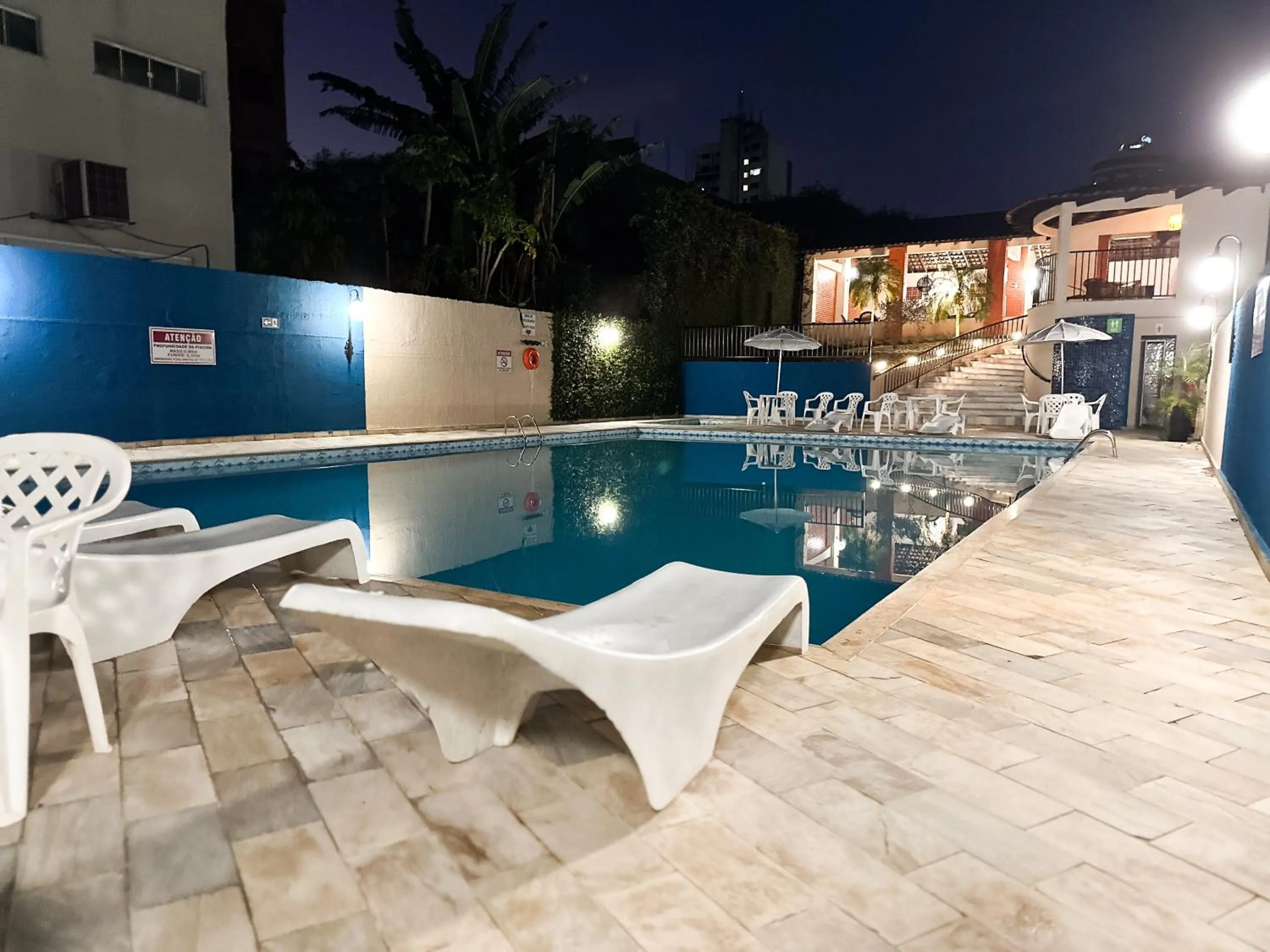 Swimming pool in San Rafael Comfort Class Hotel