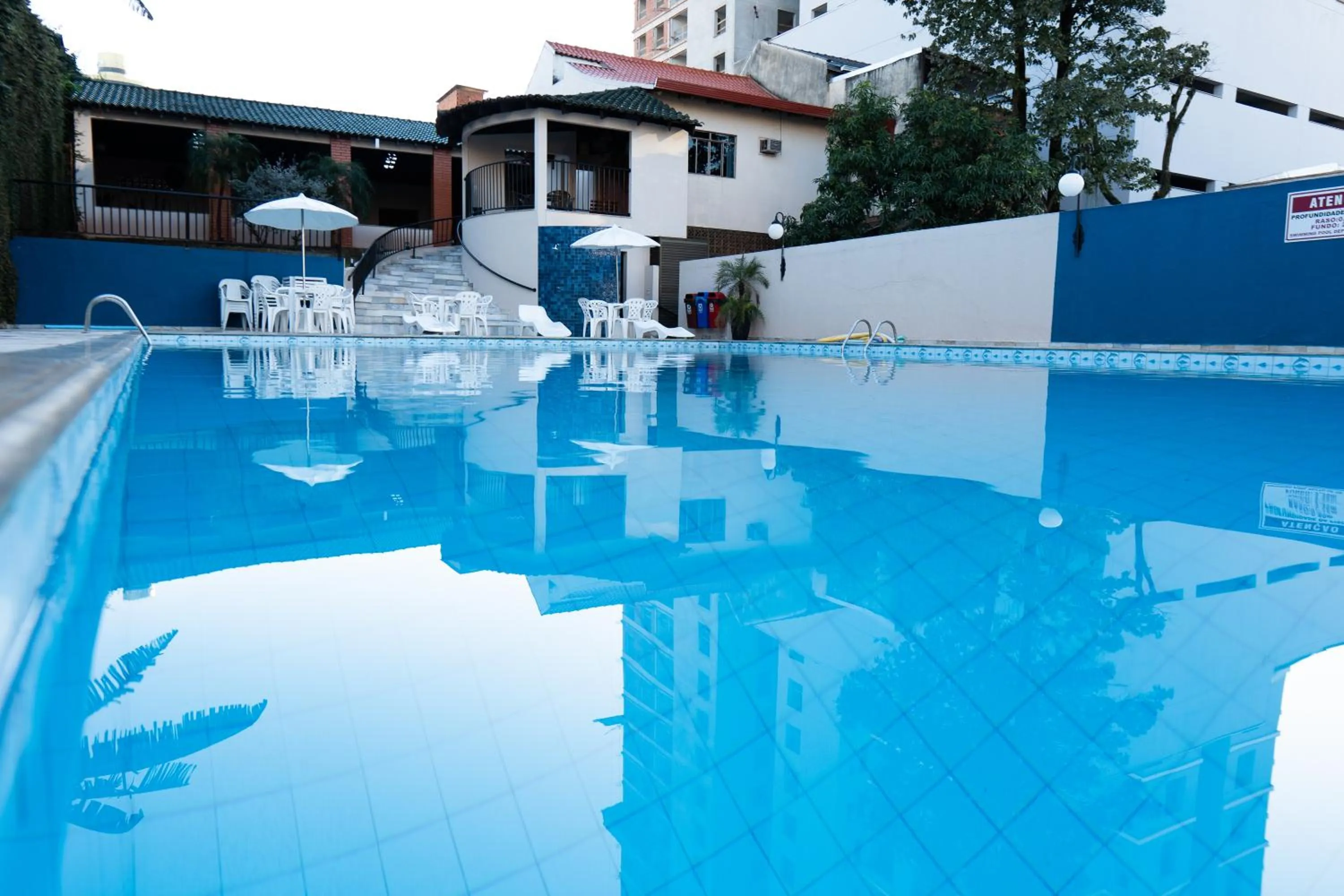 Swimming pool in San Rafael Comfort Class Hotel