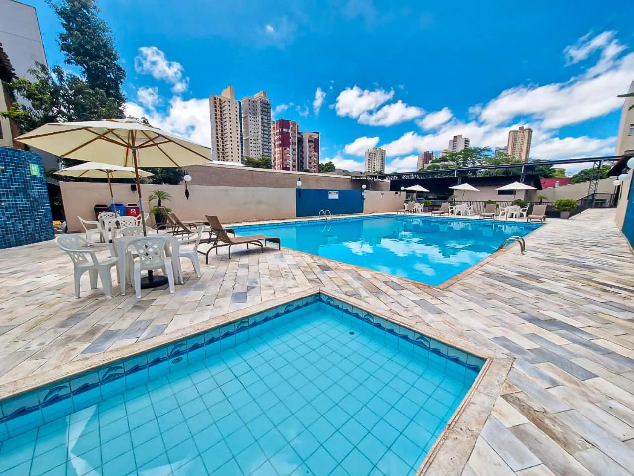 Swimming pool in San Rafael Comfort Class Hotel