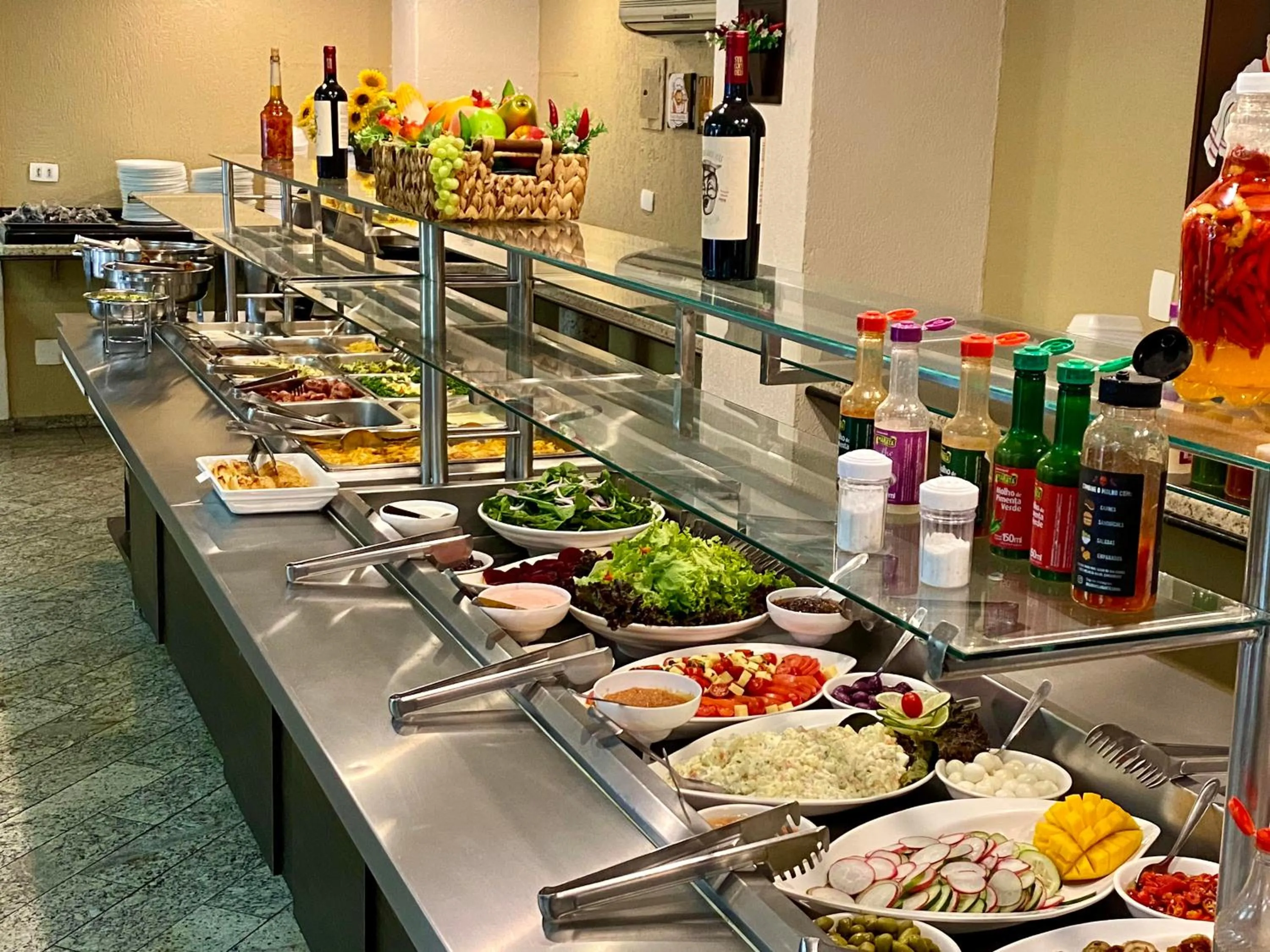 Restaurant/places to eat in San Rafael Comfort Class Hotel