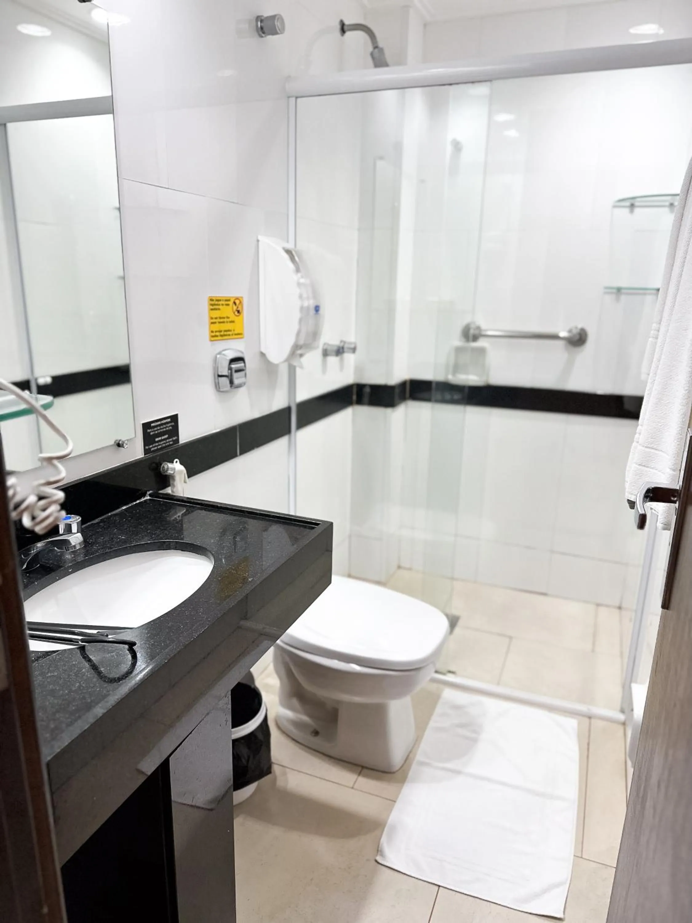 Bathroom in San Rafael Comfort Class Hotel