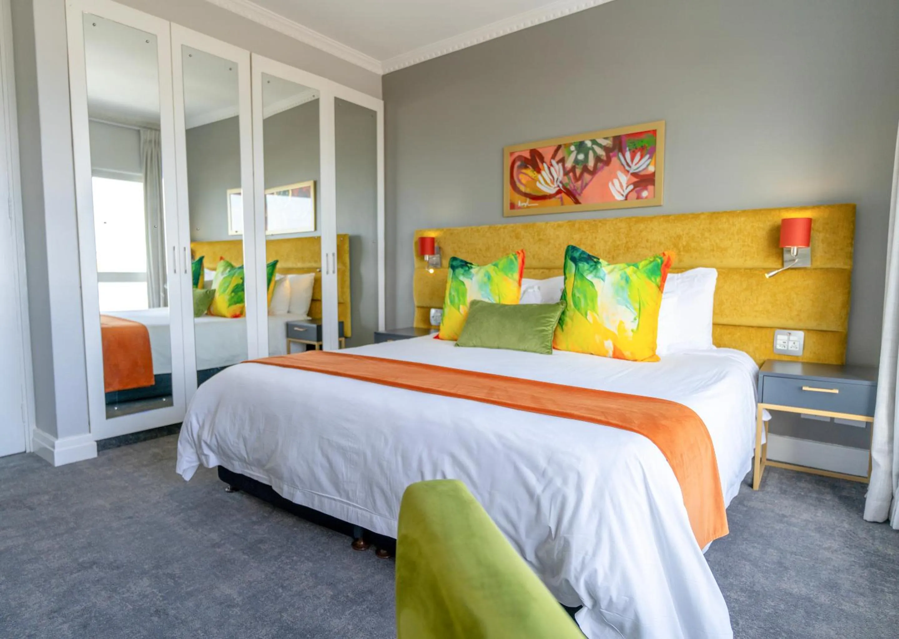 Bed in Peninsula All Suite Hotel by Dream Resorts