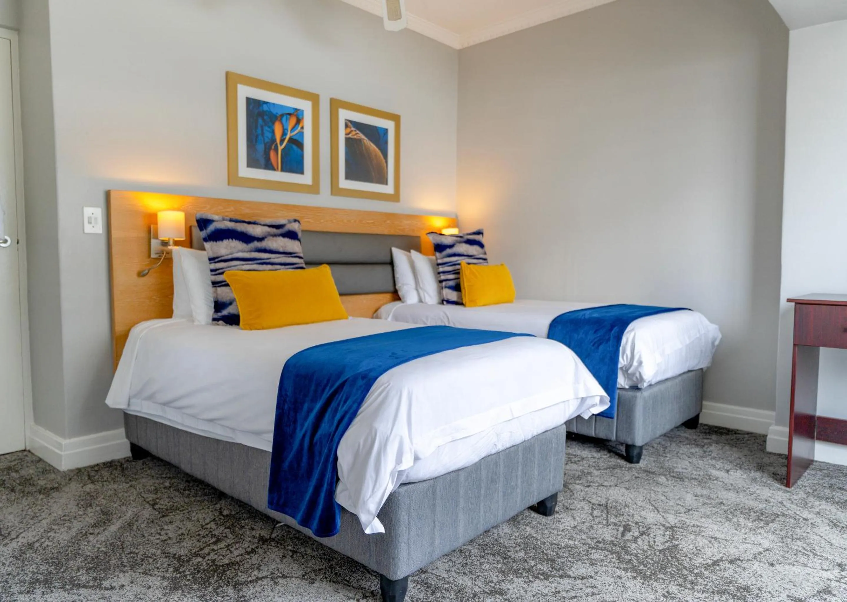 Bed in Peninsula All Suite Hotel by Dream Resorts