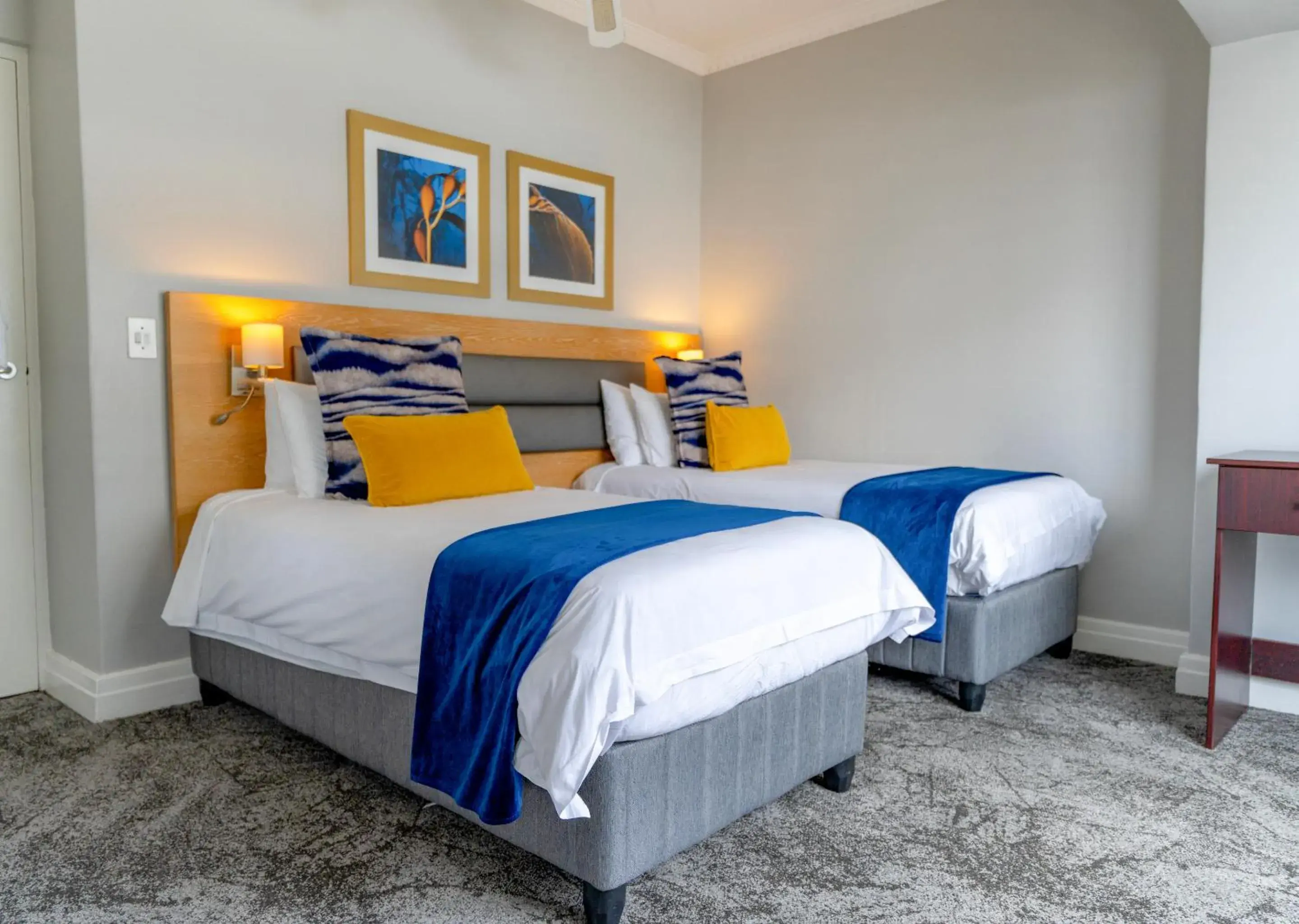 Bed in Peninsula All Suite Hotel by Dream Resorts Bed in Peninsula All Suite Hotel by Dream Resorts