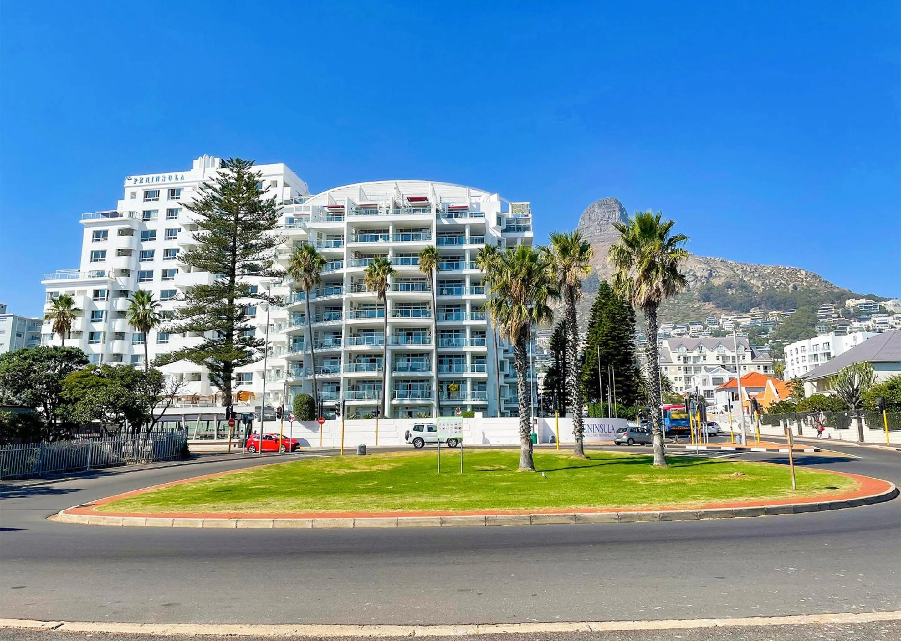 Property building in Peninsula All Suite Hotel by Dream Resorts